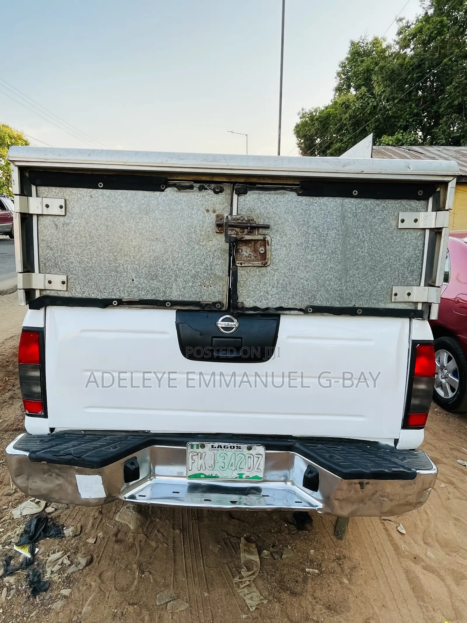 Nissan Hardbody 2012 White