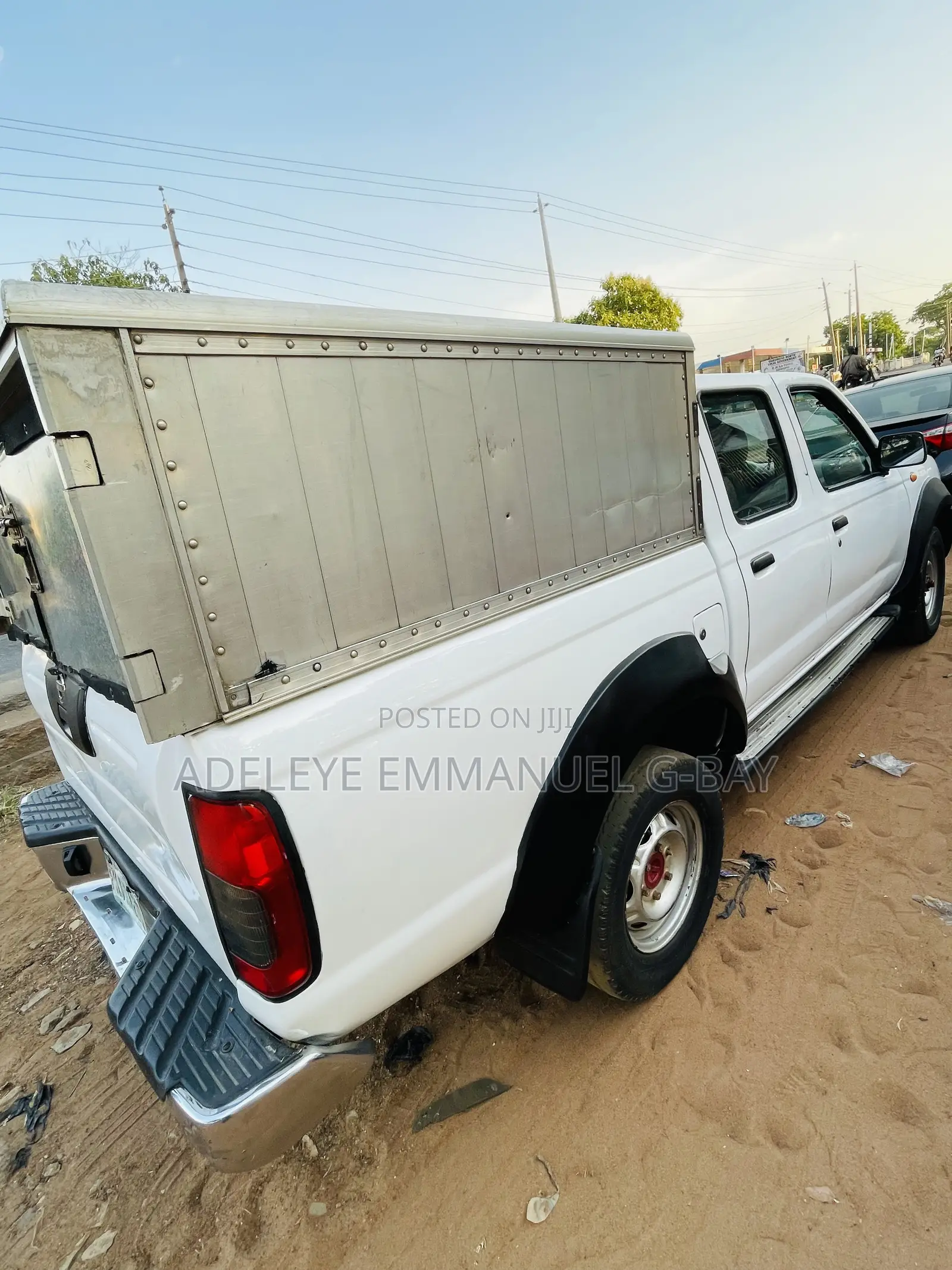 Nissan Hardbody 2012 White
