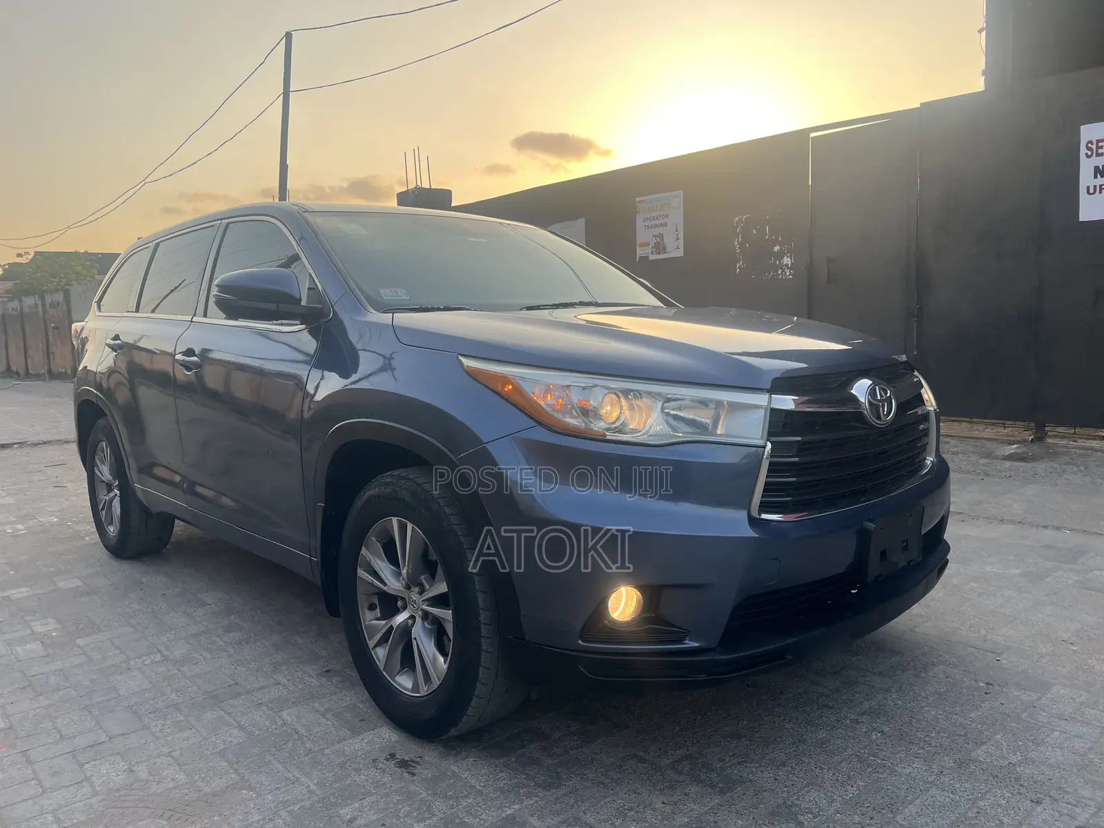 Toyota Highlander LE Plus V6 4x4 (3.5L 6cyl 6A) 2016 Blue