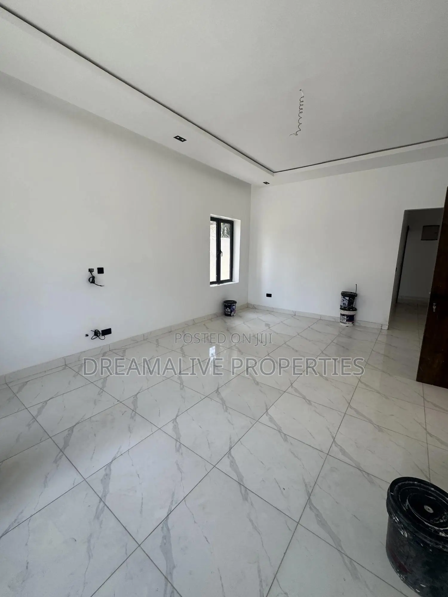 4bdrm Duplex in An Estate, Gwarinpa for sale