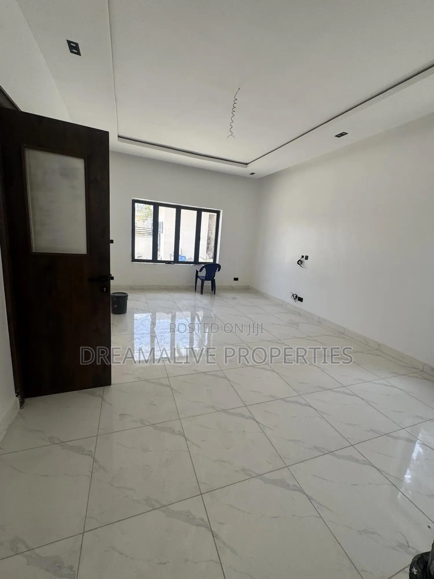 4bdrm Duplex in An Estate, Gwarinpa for sale