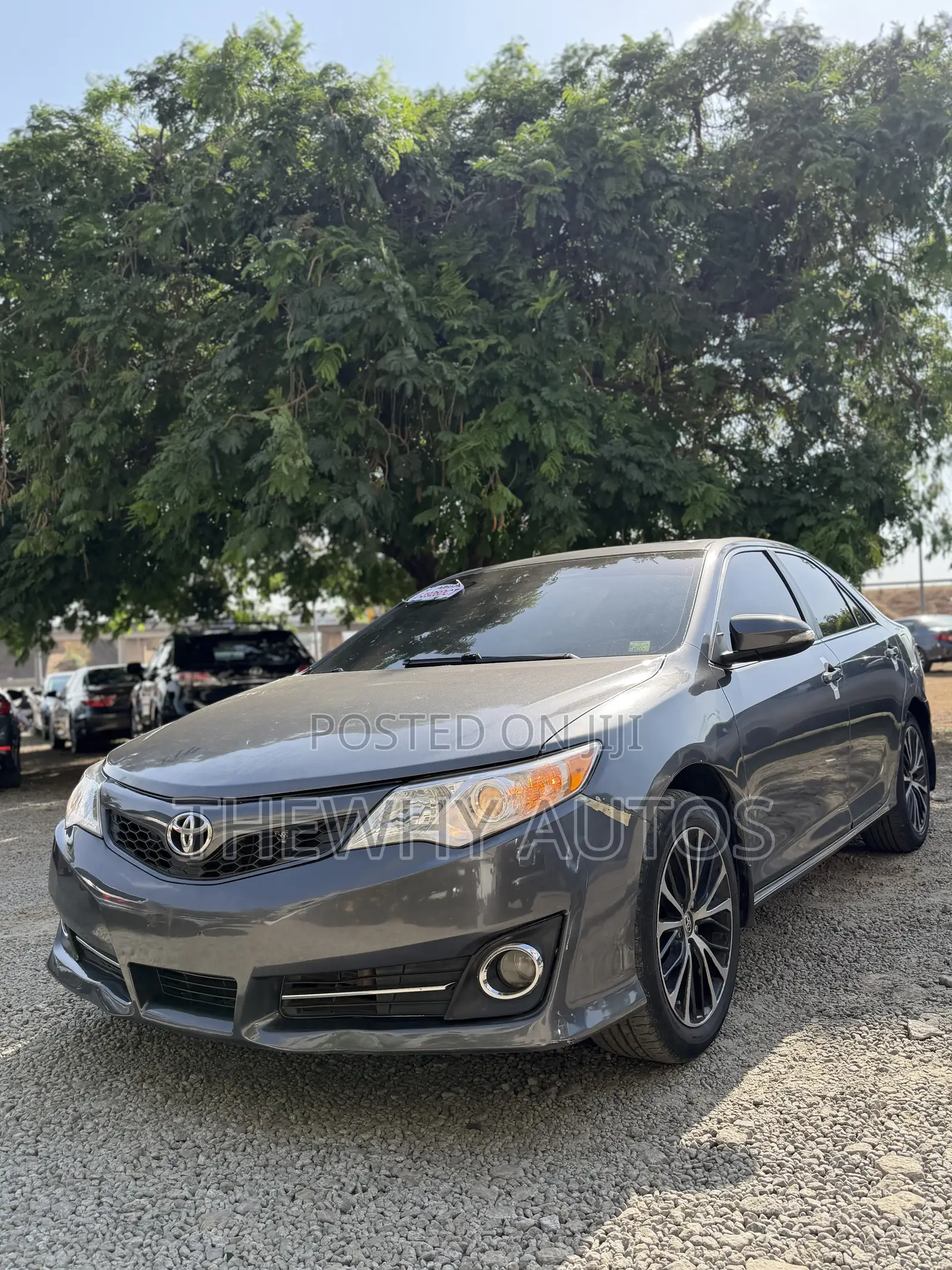 Toyota Camry SE V6 4dr Sedan (3.5L 6cyl 6A) 2012 Gray