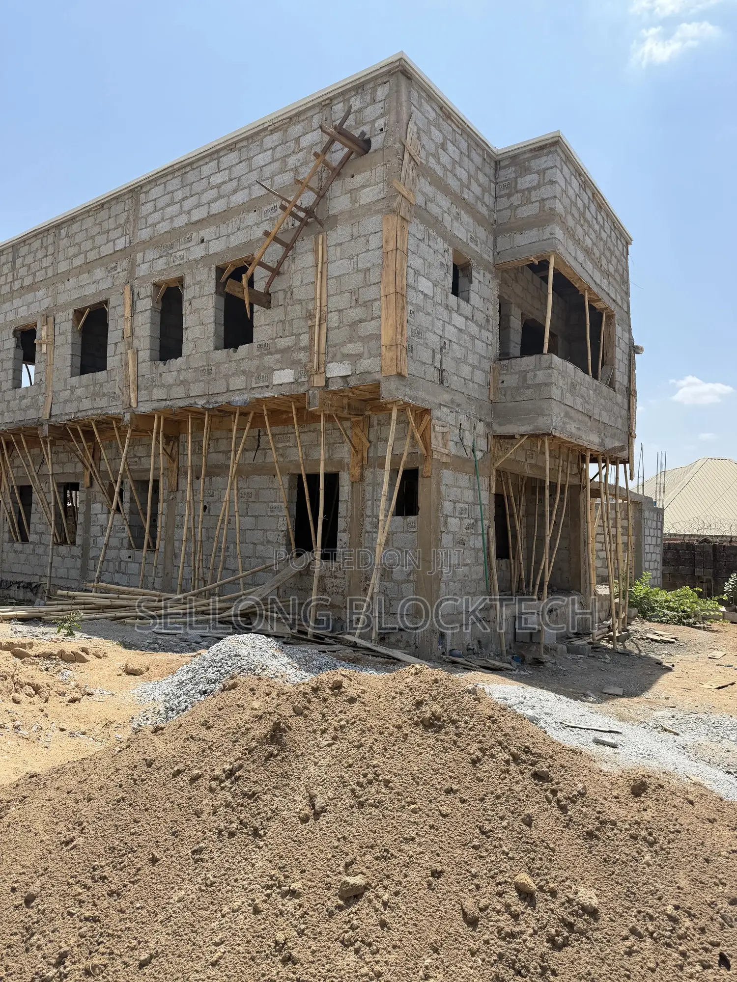 4bdrm Duplex in Lugbe District for sale