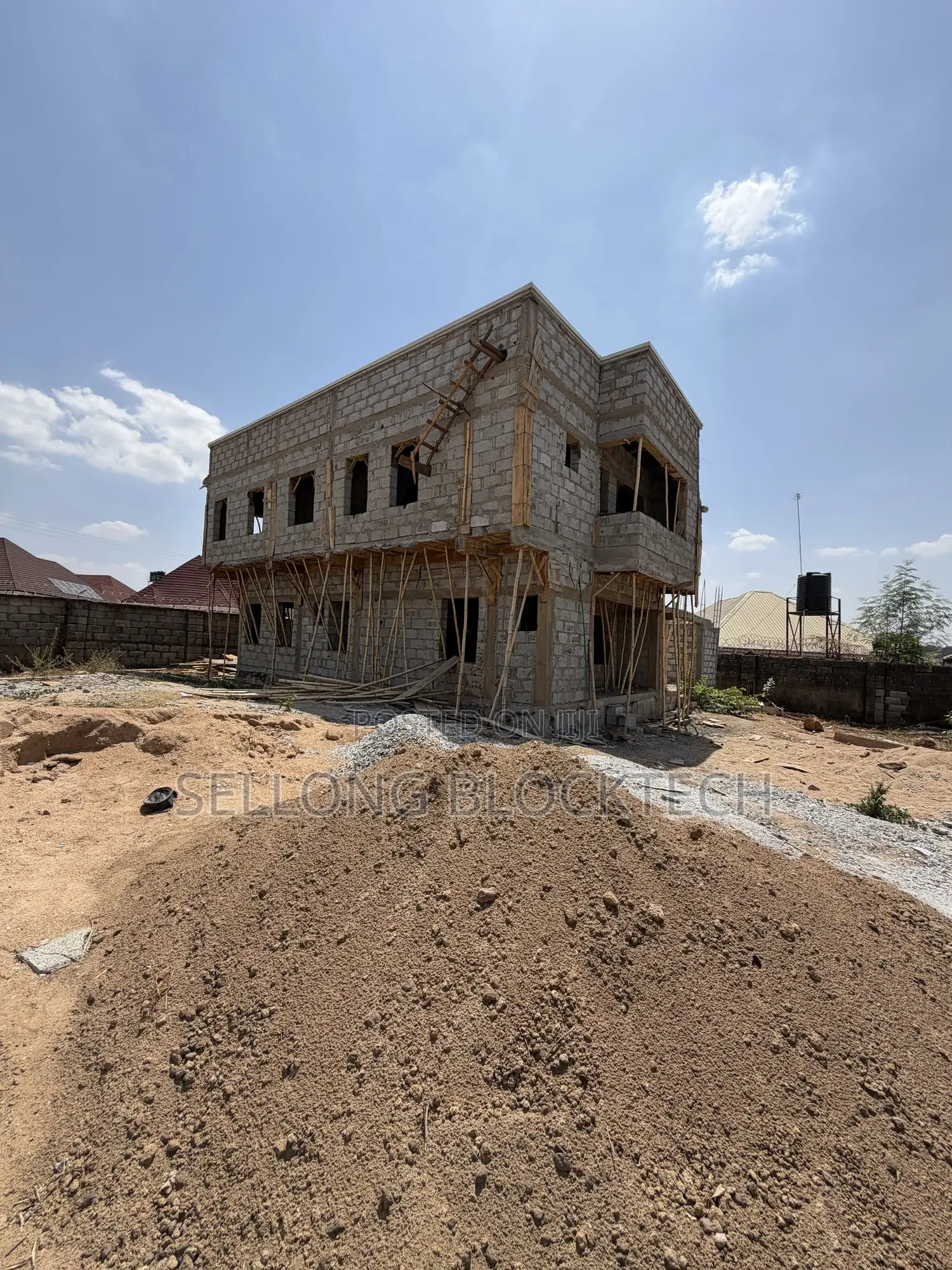 4bdrm Duplex in Lugbe District for sale