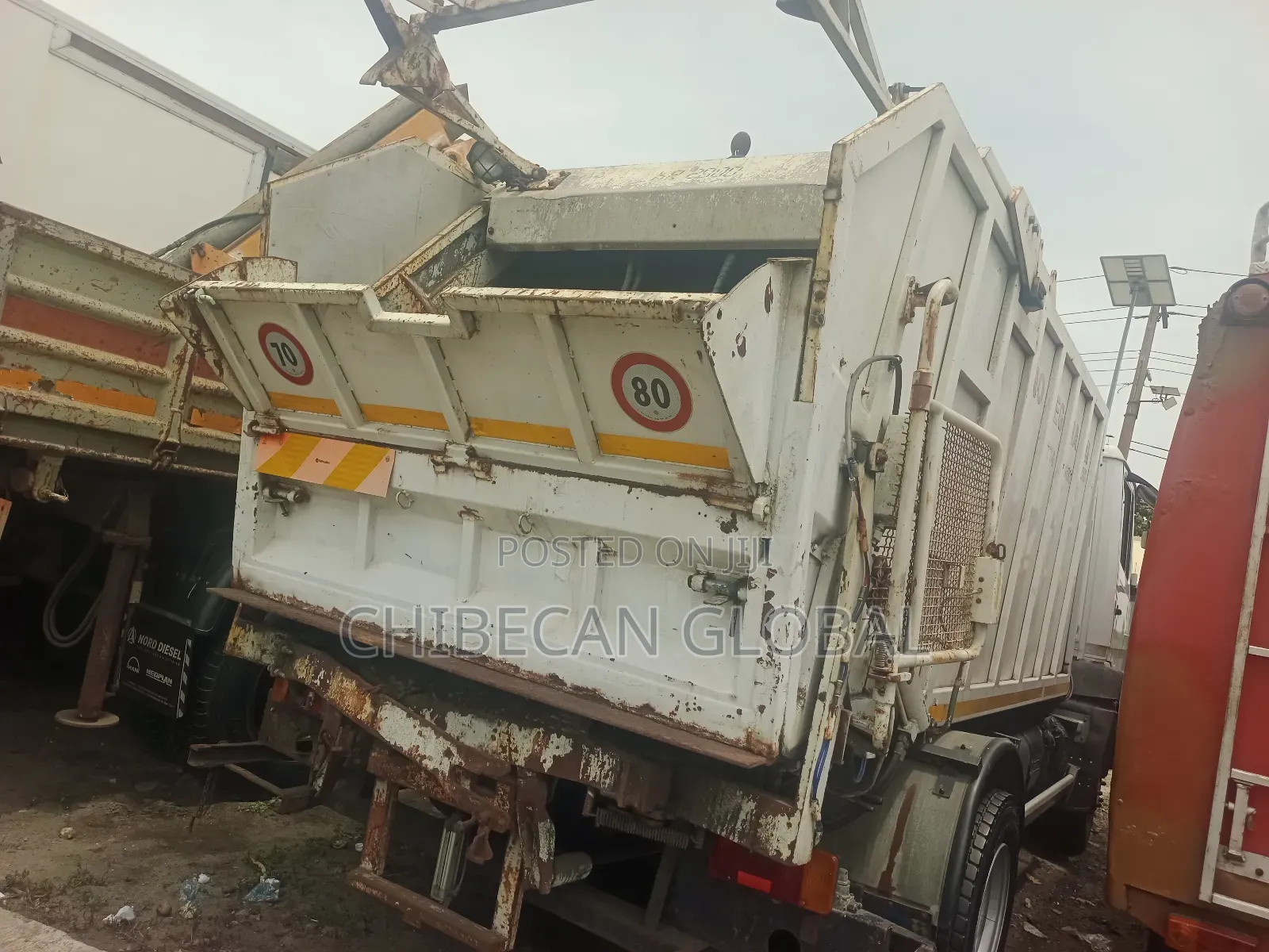 814 Benz Garbage Compactor Truck (Foreign Used)