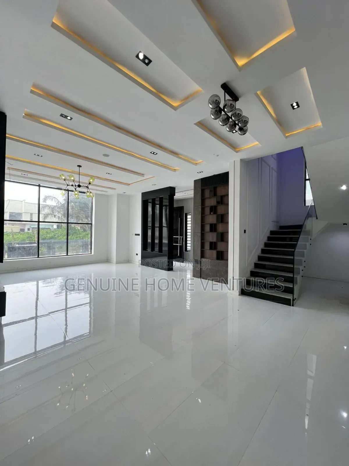 5bdrm Duplex in Ikota for sale