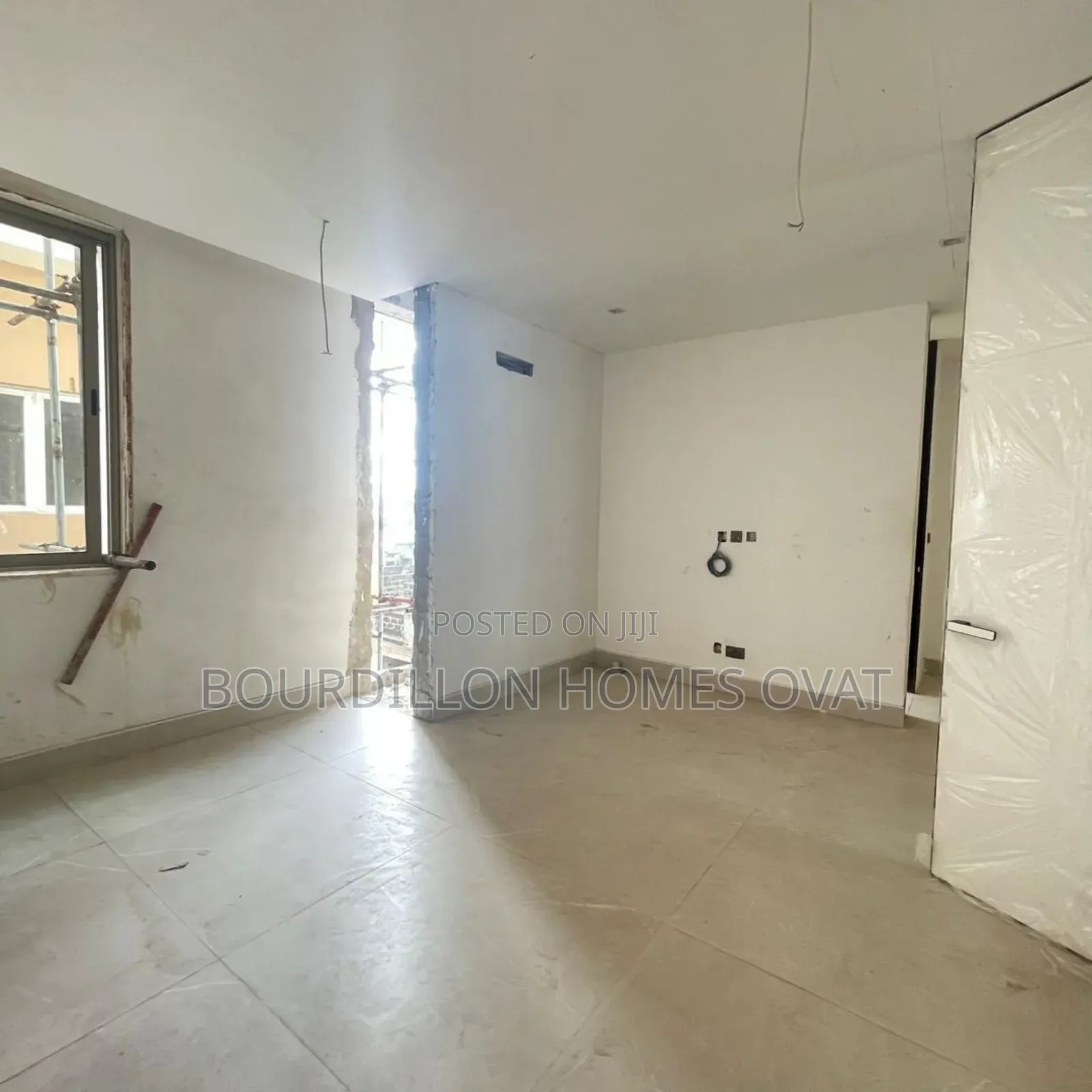 3bdrm Apartment in Lekki Phase 1 for sale