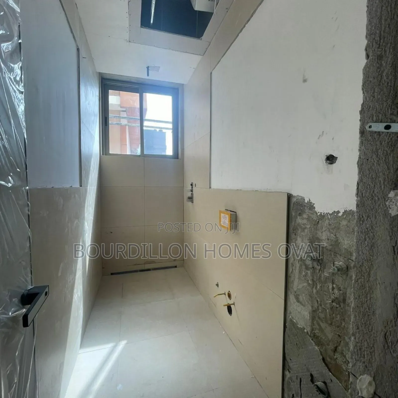 3bdrm Apartment in Lekki Phase 1 for sale