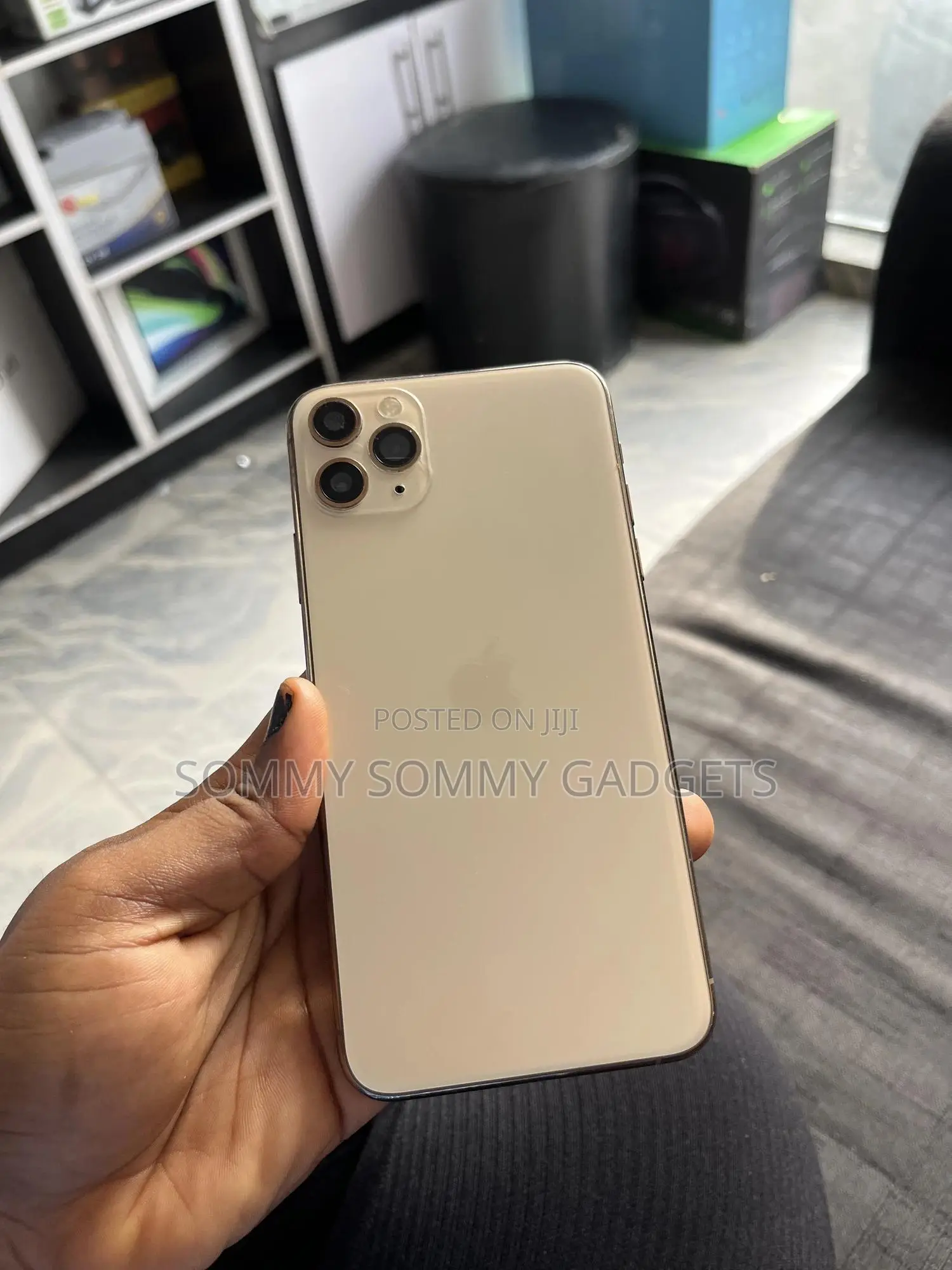 Apple iPhone 11 Pro Max 64 GB Gold