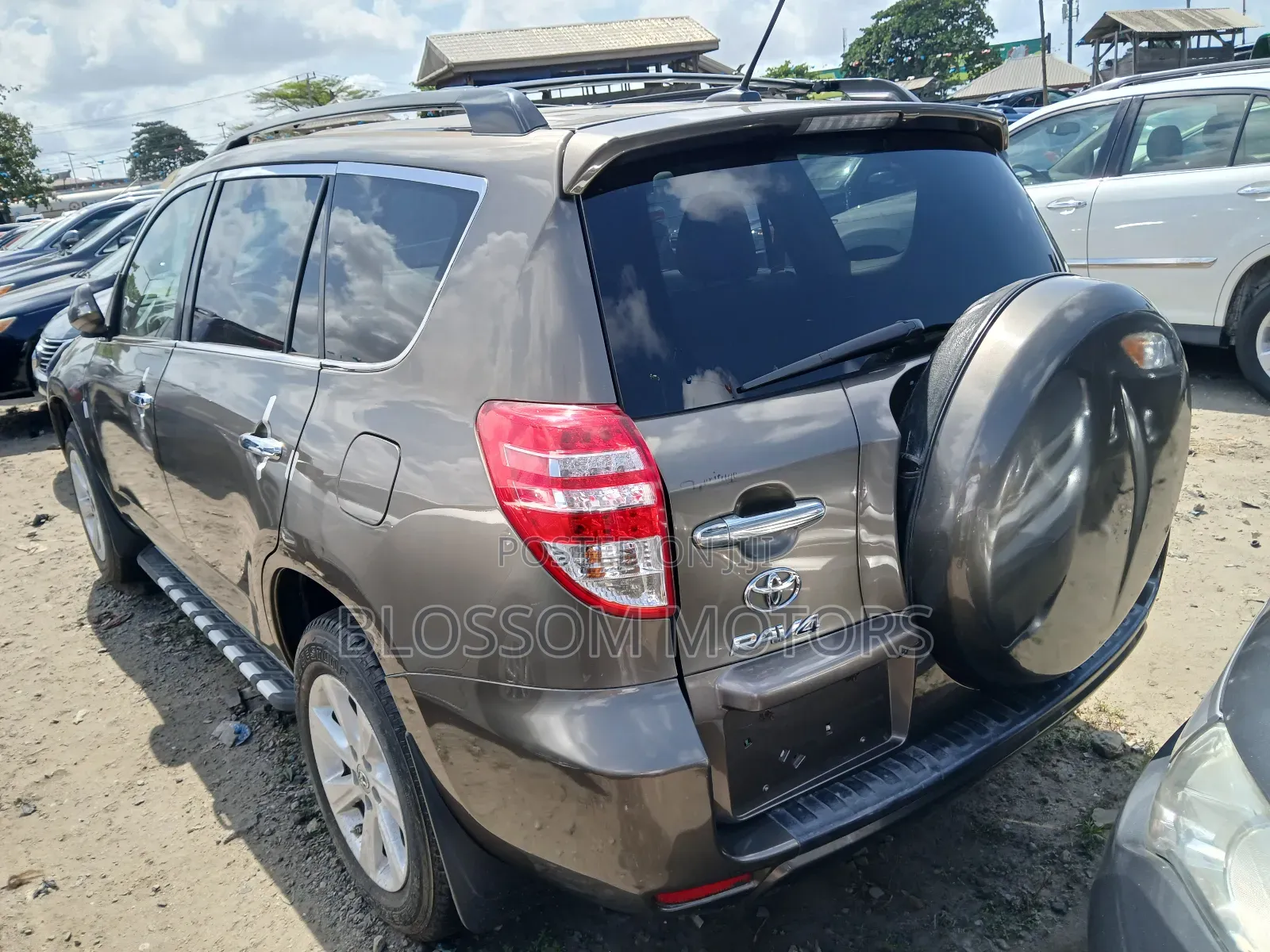Toyota RAV4 2012 Gold