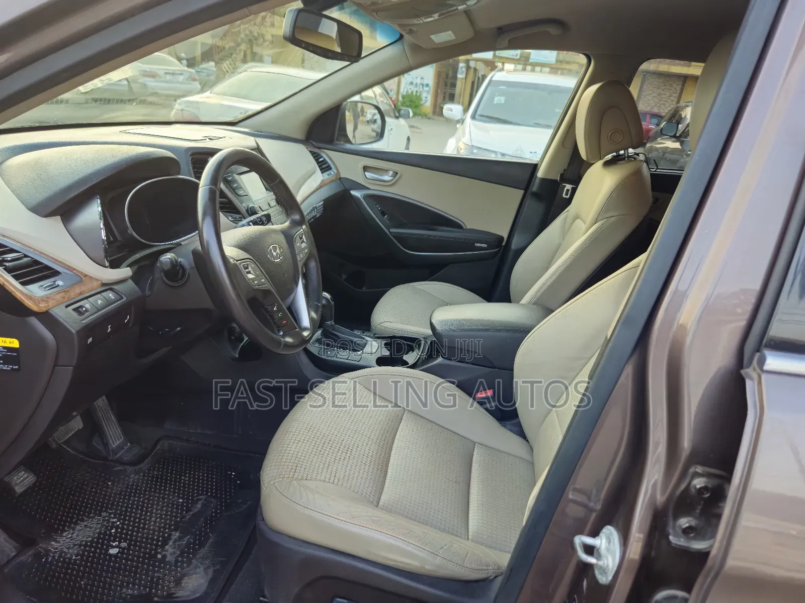Hyundai Santa Fe GLS 4dr SUV AWD (3.3L 6cyl 6A) 2014 Brown