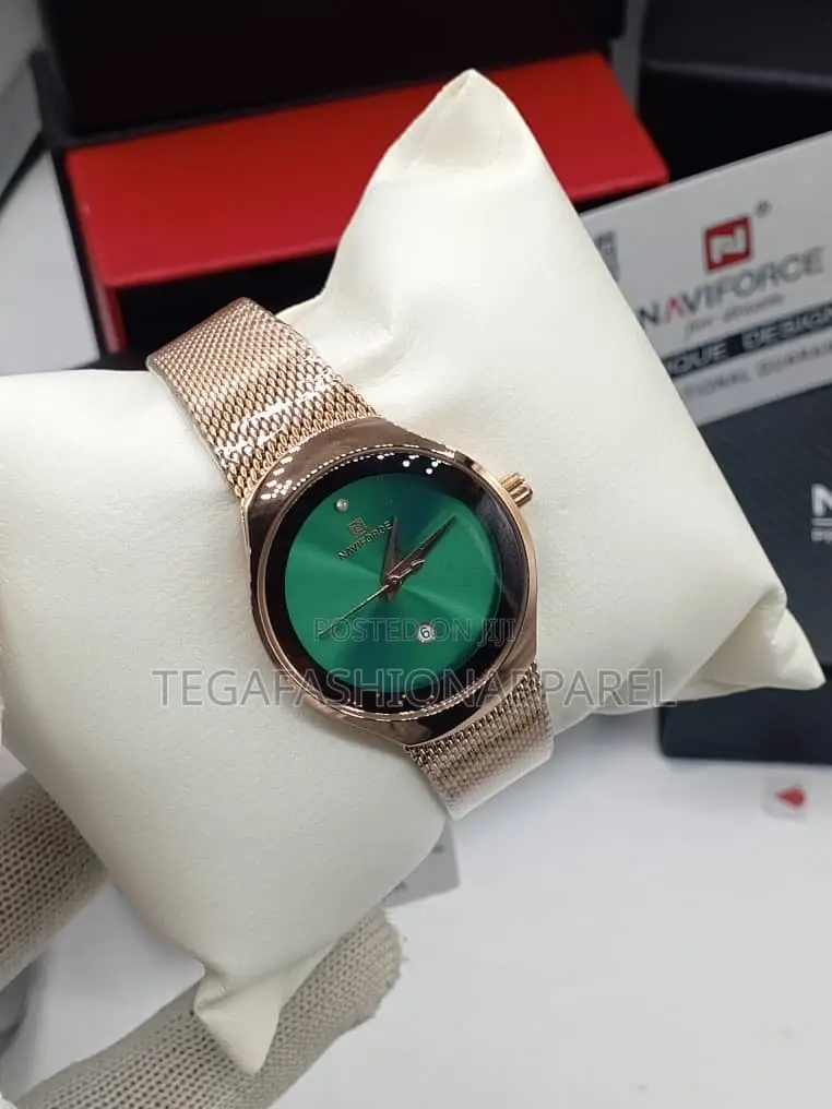 Naviforce Feminine Wristwatch