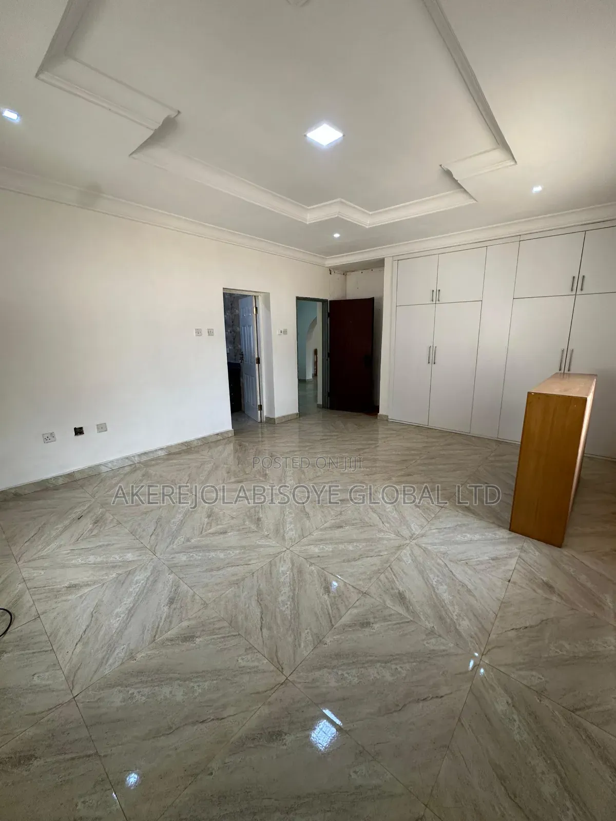3bdrm Apartment in Wuse 2 Abuja for rent
