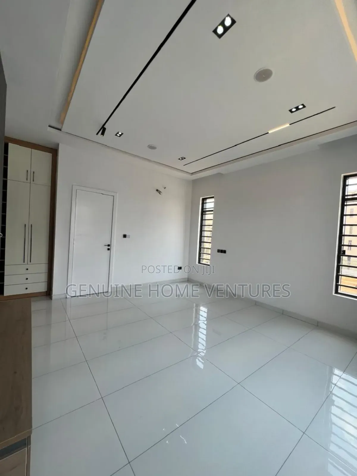 4bdrm Duplex in Ikota for sale