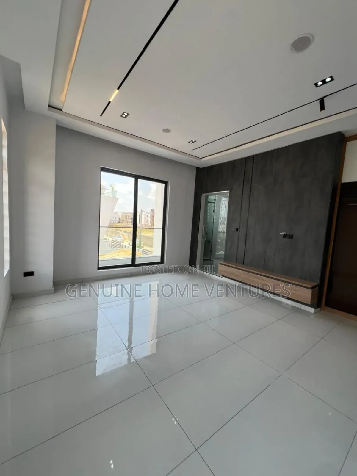 4bdrm Duplex in Ikota for sale