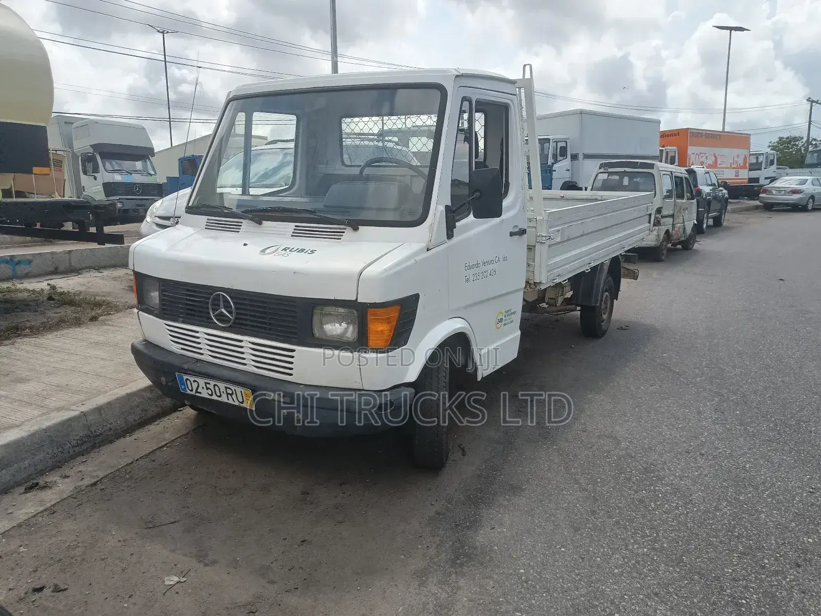 Mercedes Benz 210 Mini Truck