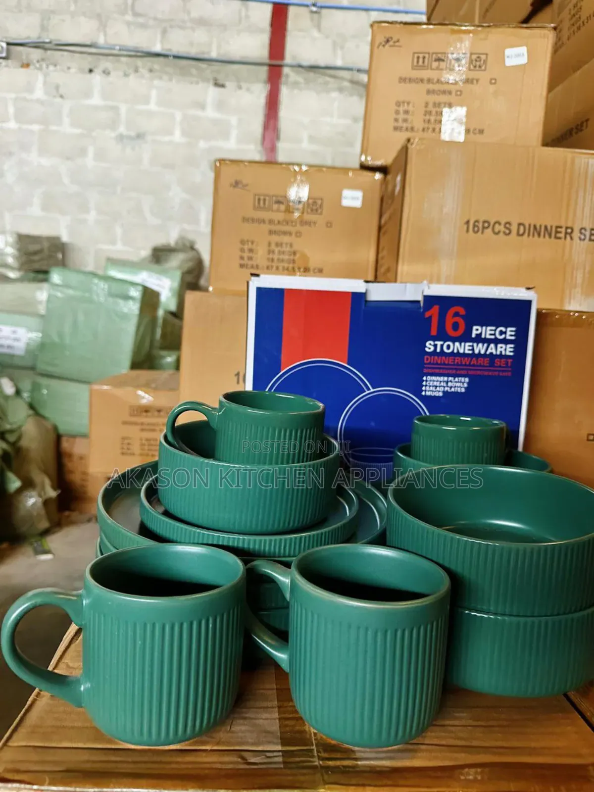 16pcs Luxury Ceramic Dinner Set 
This Green Restocked 