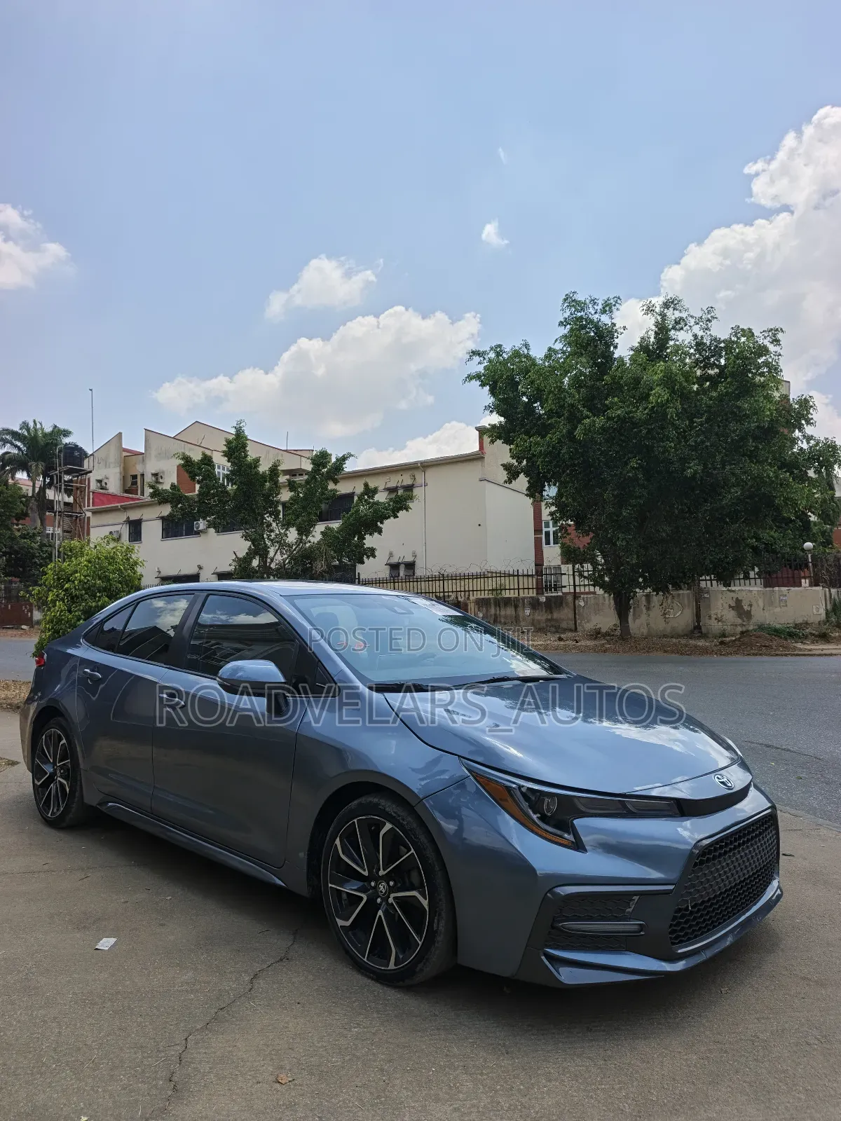 Toyota Corolla LE (1.8L 4cyl 2A) 2019 Blue