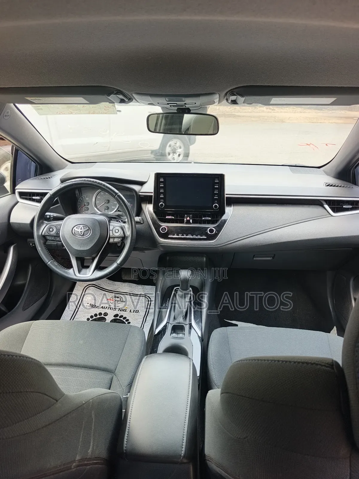 Toyota Corolla LE (1.8L 4cyl 2A) 2019 Blue