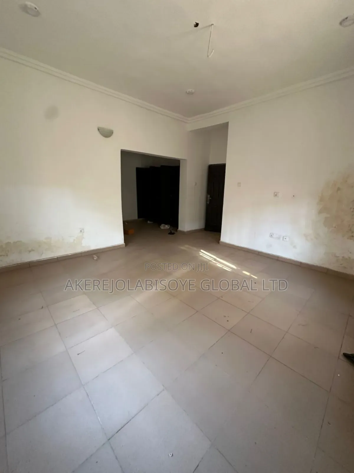 3bdrm Apartment in Gwarinpa Extension, Life Camp for rent