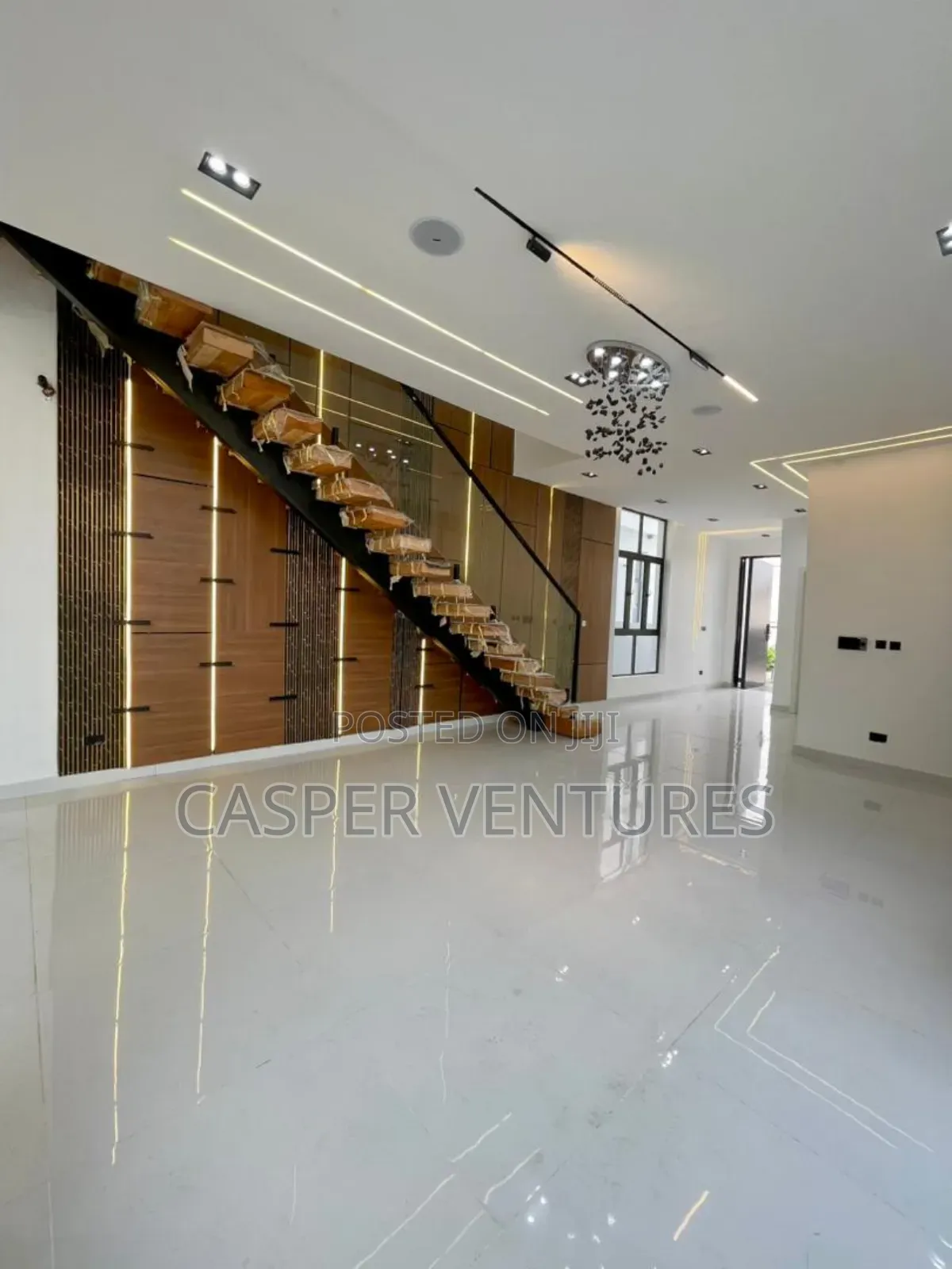 5bdrm Duplex in Lekki County, Ikota for sale