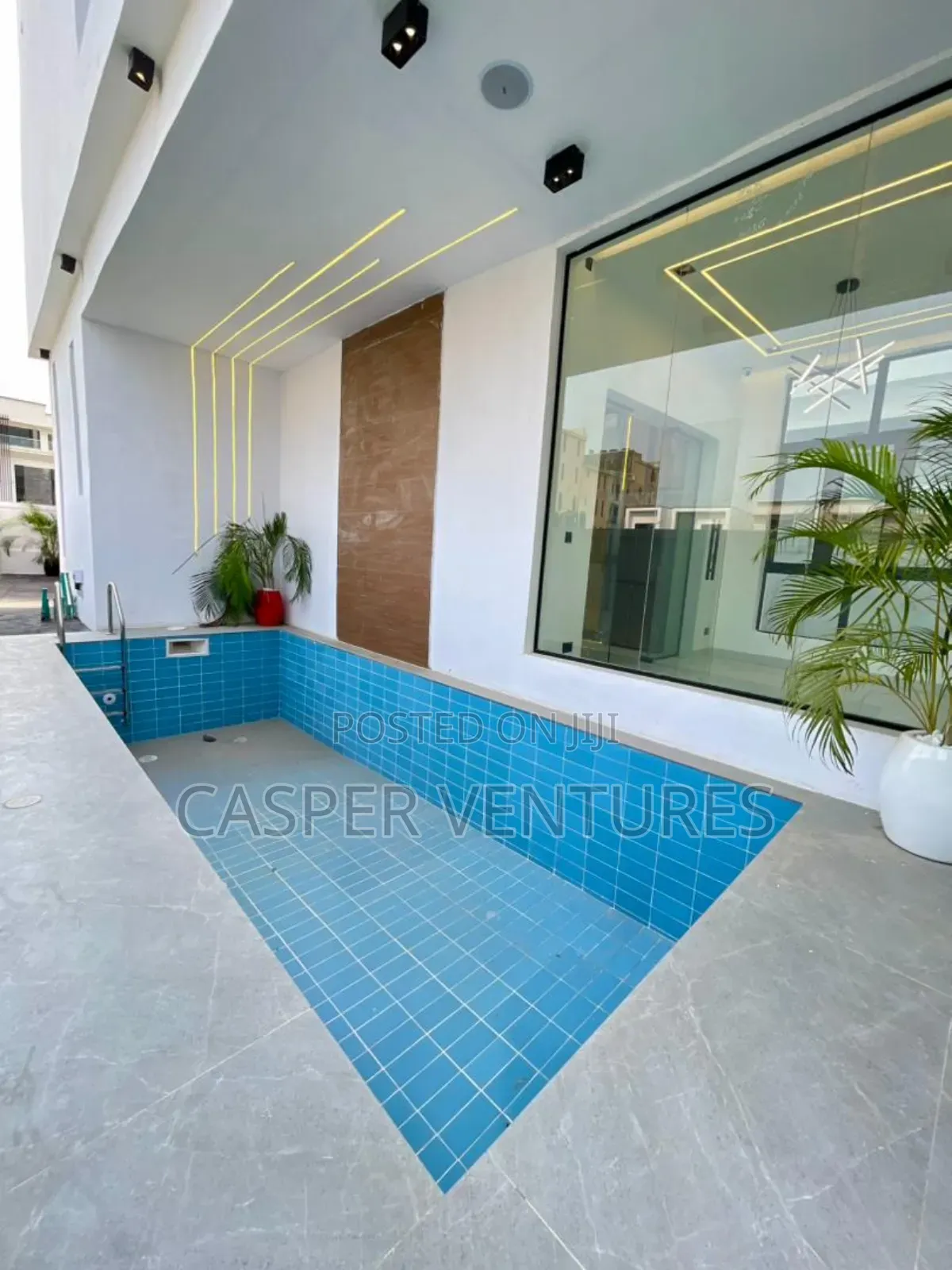 5bdrm Duplex in Lekki County, Ikota for sale