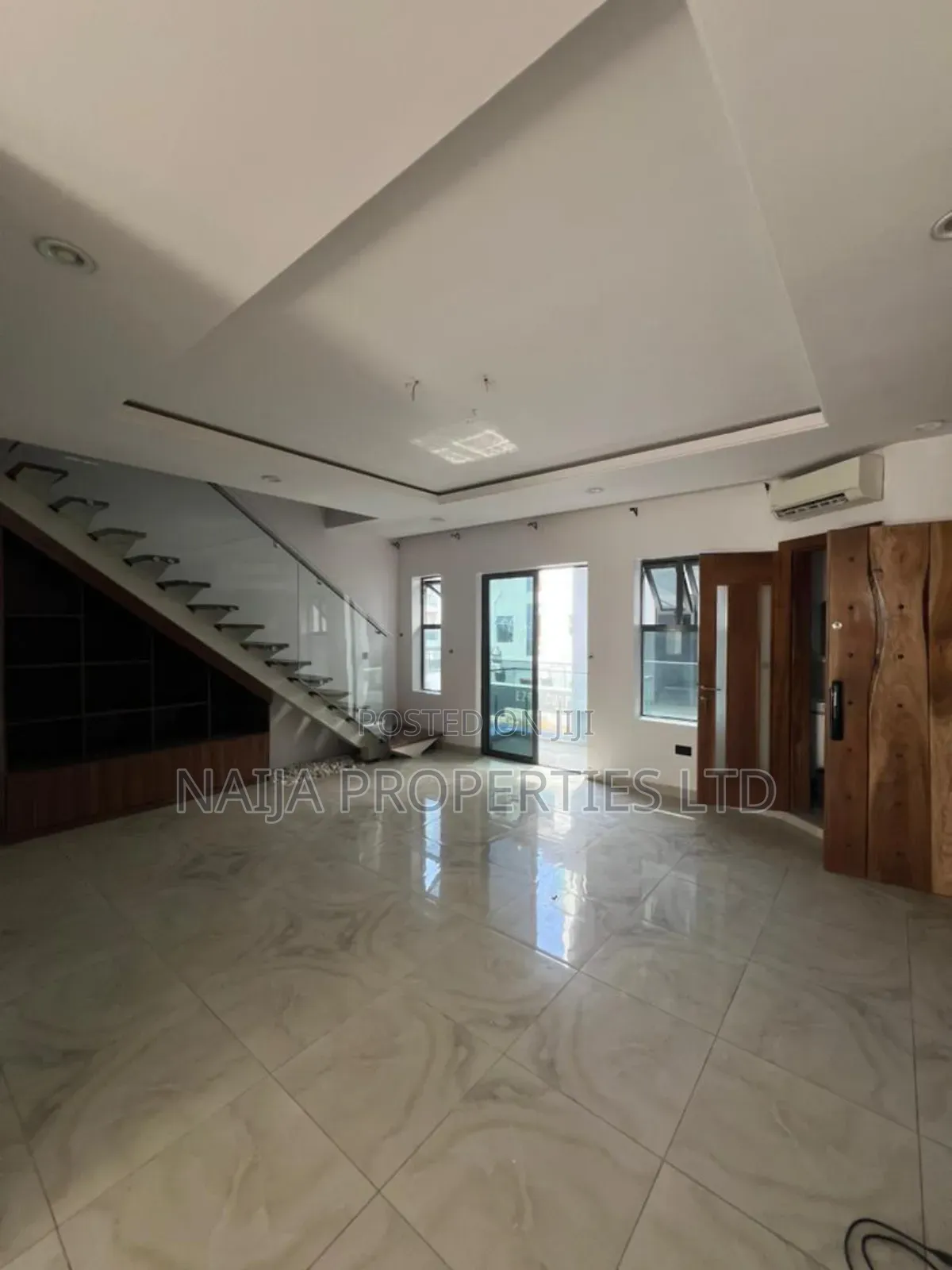 2bdrm Maisonette in Off Freedom Way, Lekki Phase 1 for rent
