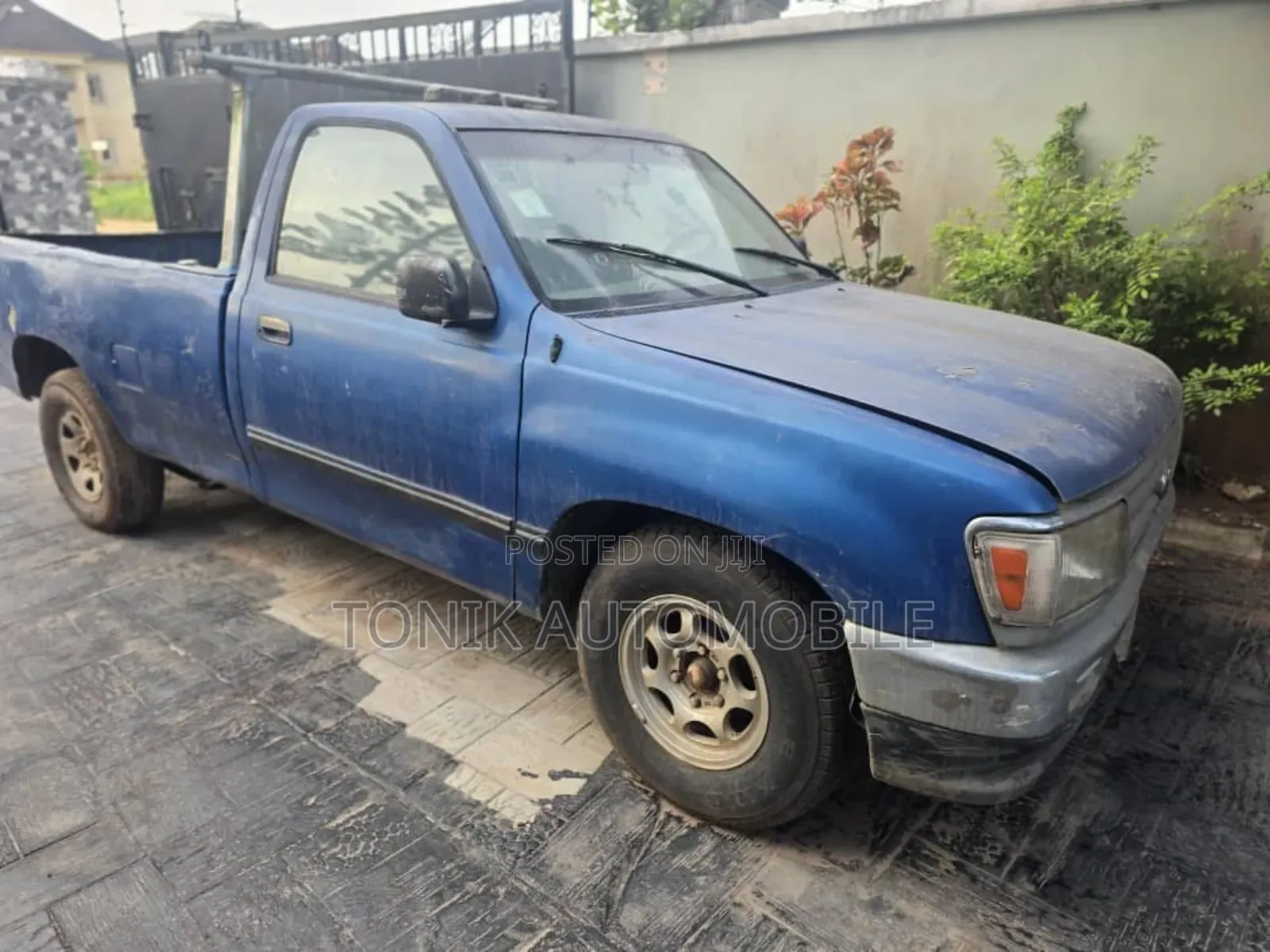 Toyota Hilux 1998 Blue