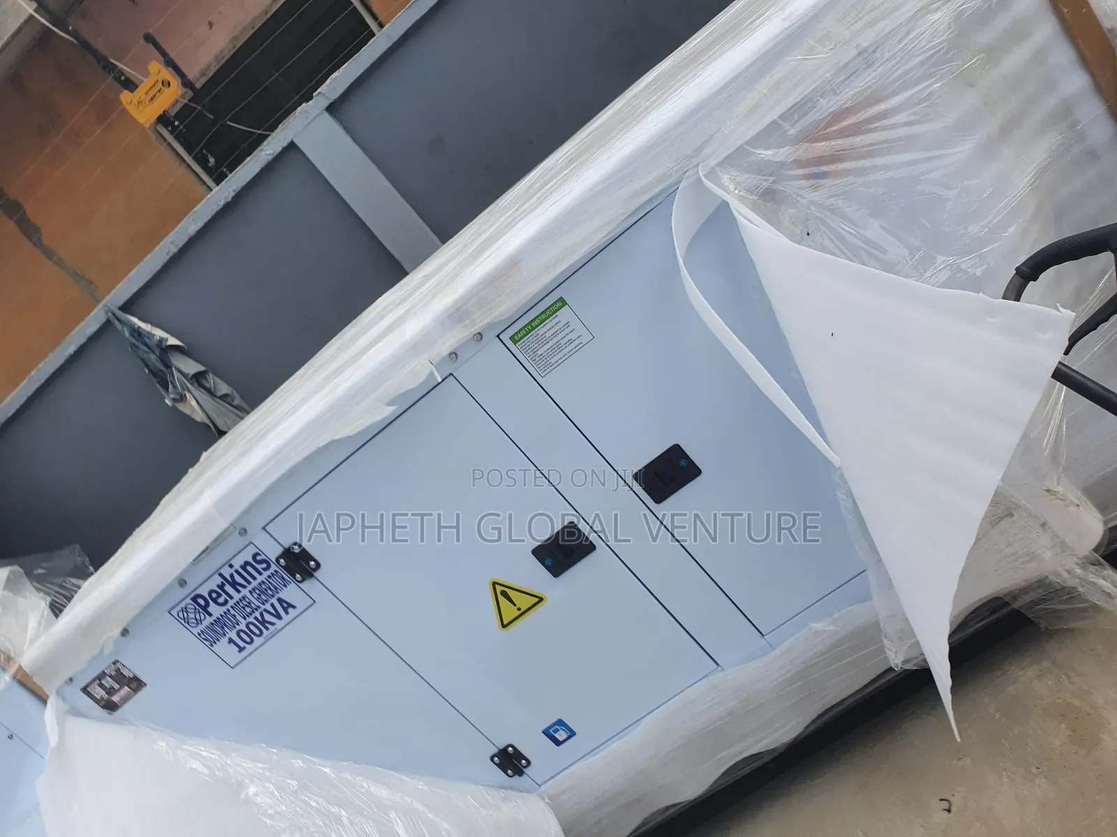 Clean Powerful 100kva Perkins Soundproof Generator – Ready to Use