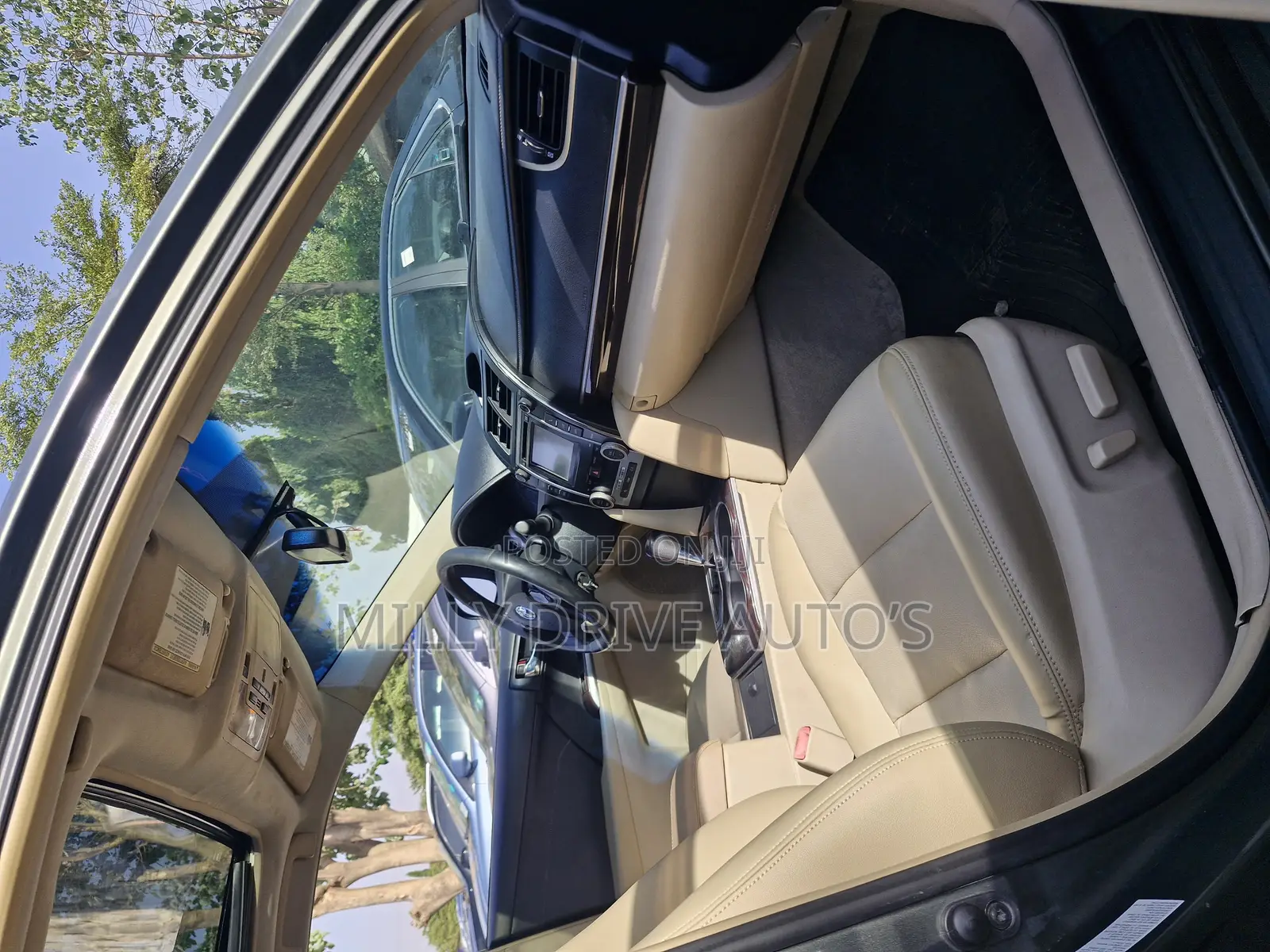 Toyota Camry XLE V6 4dr Sedan (3.5L 6cyl 6A) 2013 Gray