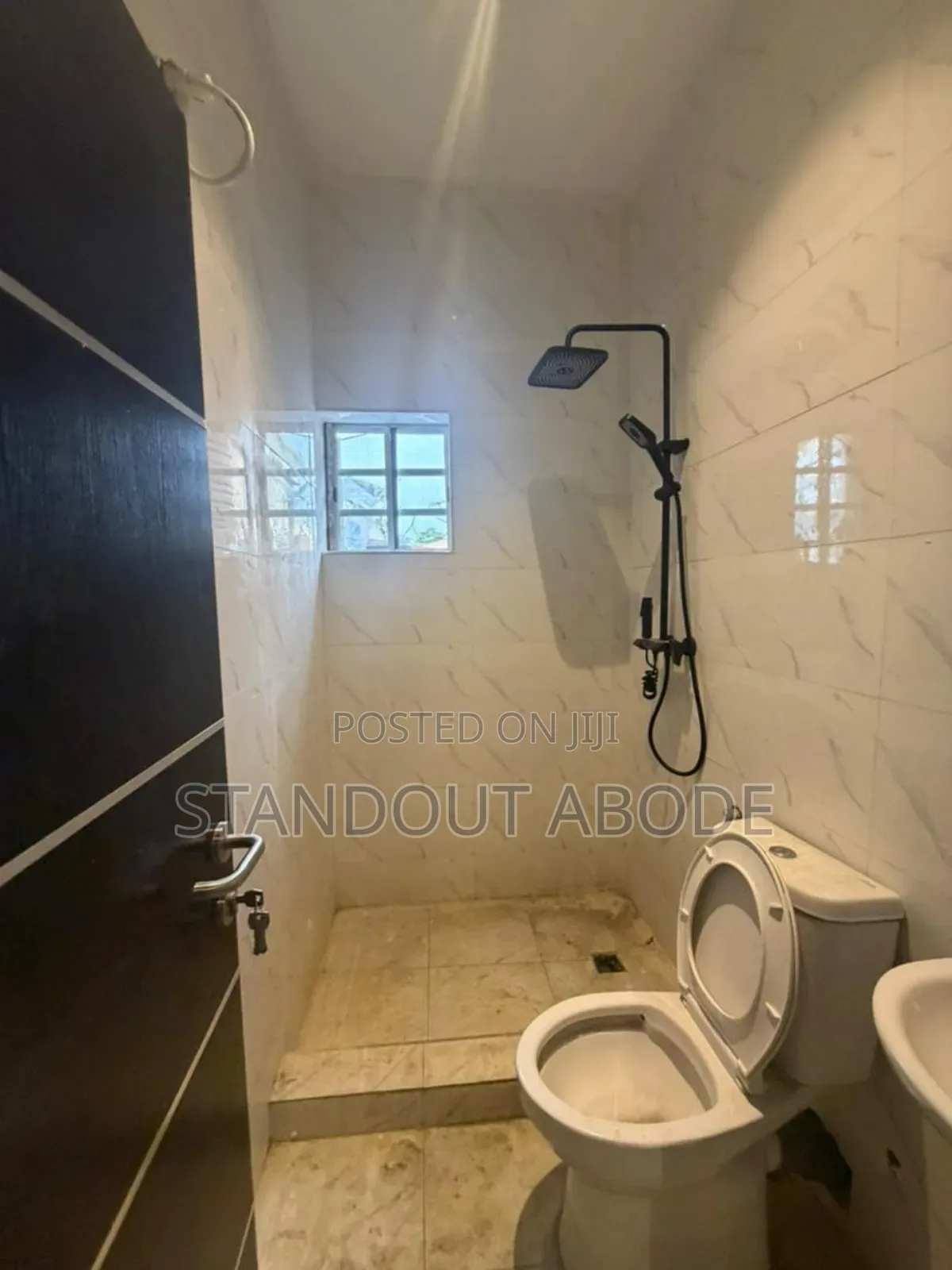3bdrm Apartment in In An Estate, Oregun for sale