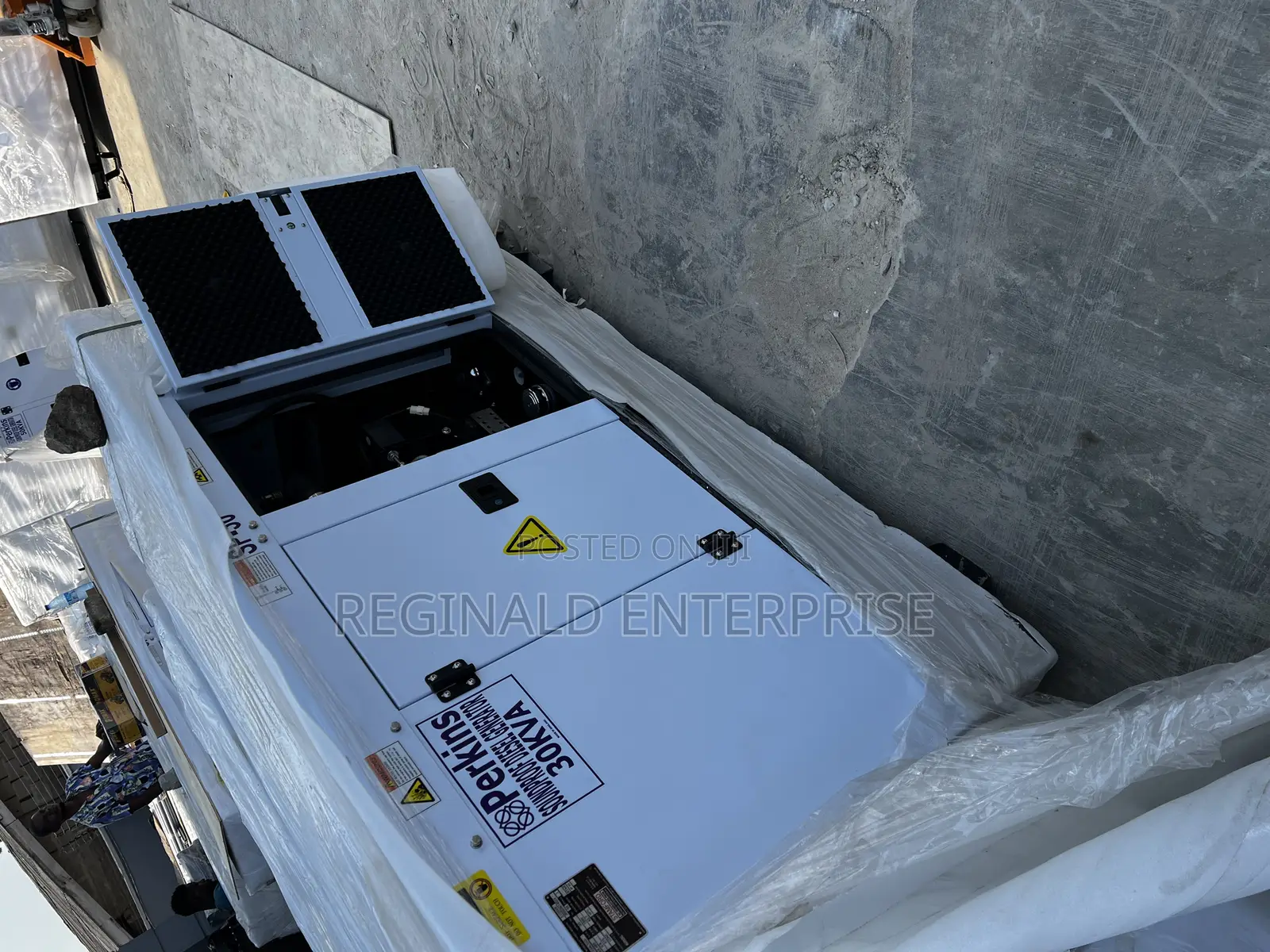 Original 30kva Perkins Generator Soundproof