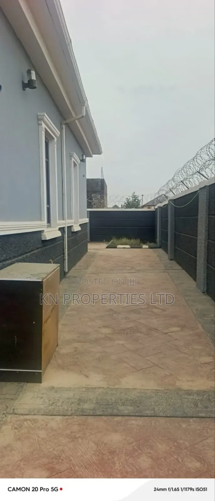 5bdrm Duplex in Estate Environment, Pyakasa for rent