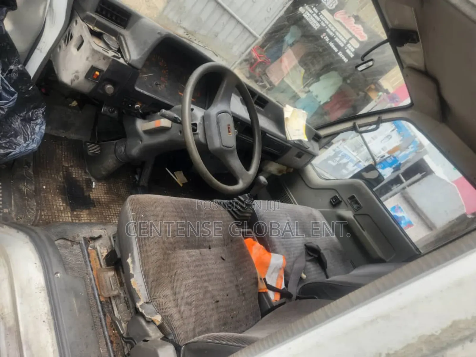 Mitsubishi Canter 1999 White