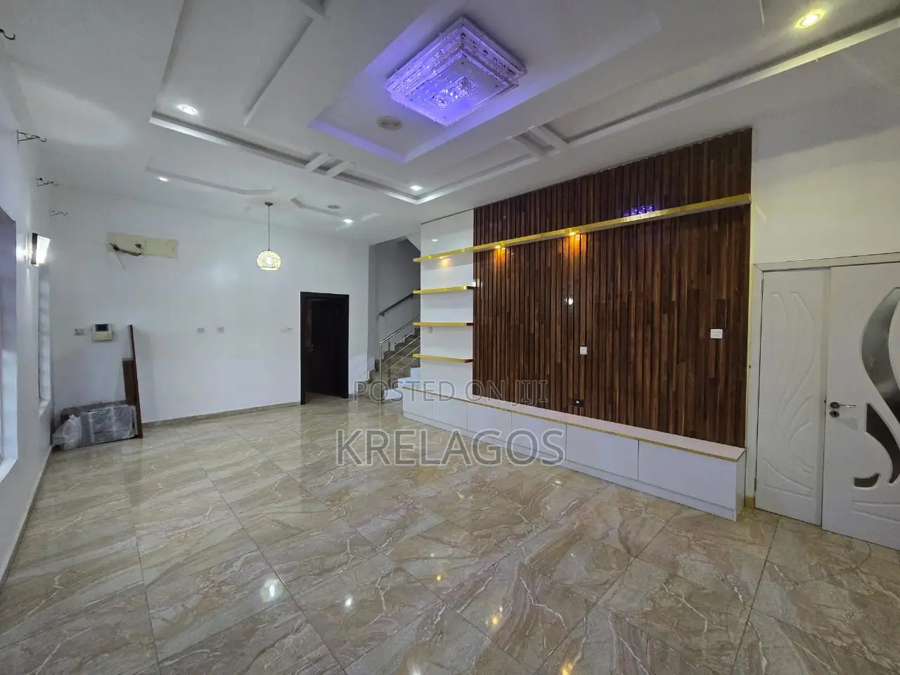 5bdrm Duplex in Agungi for sale