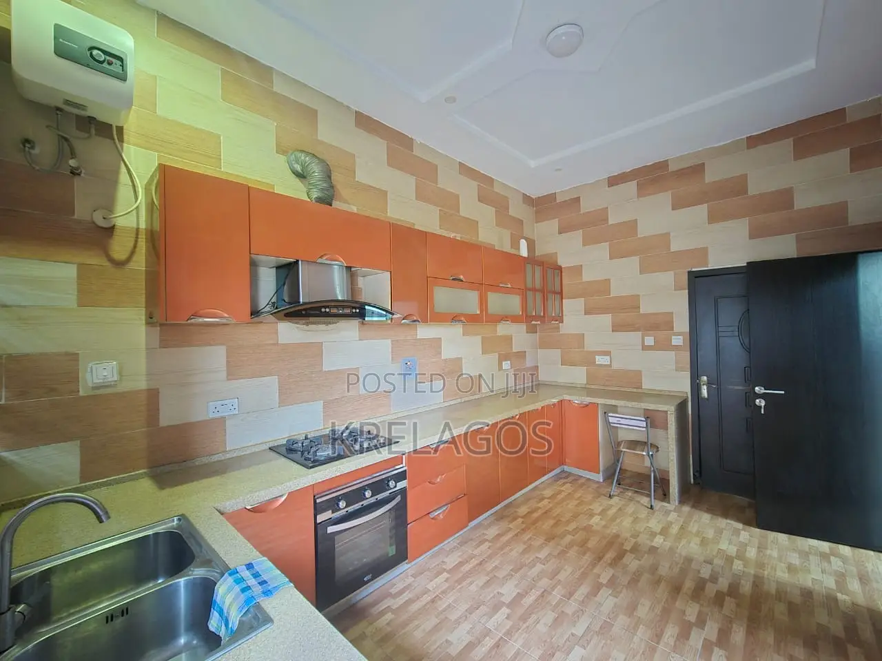 5bdrm Duplex in Agungi for sale