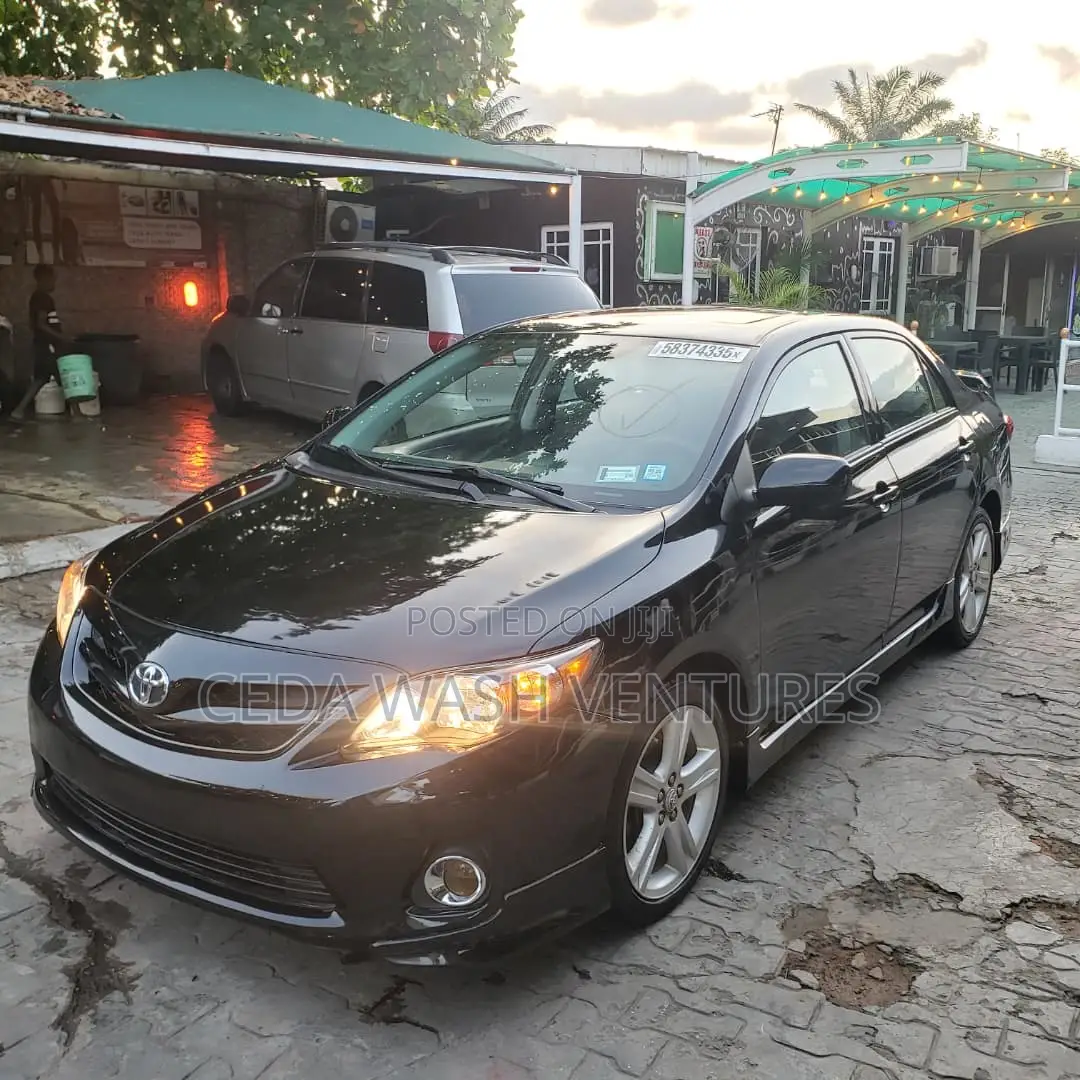 Toyota Corolla S 4dr Sedan (1.8L 4cyl 4A) 2013 Black