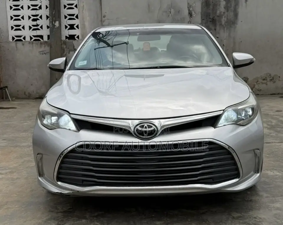 Toyota Avalon XLE Sedar FWD (3.5L 6cyl 6A) 2013 Silver