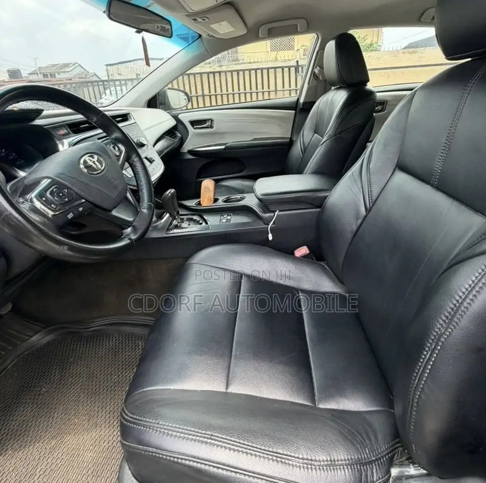 Toyota Avalon XLE Sedar FWD (3.5L 6cyl 6A) 2013 Silver