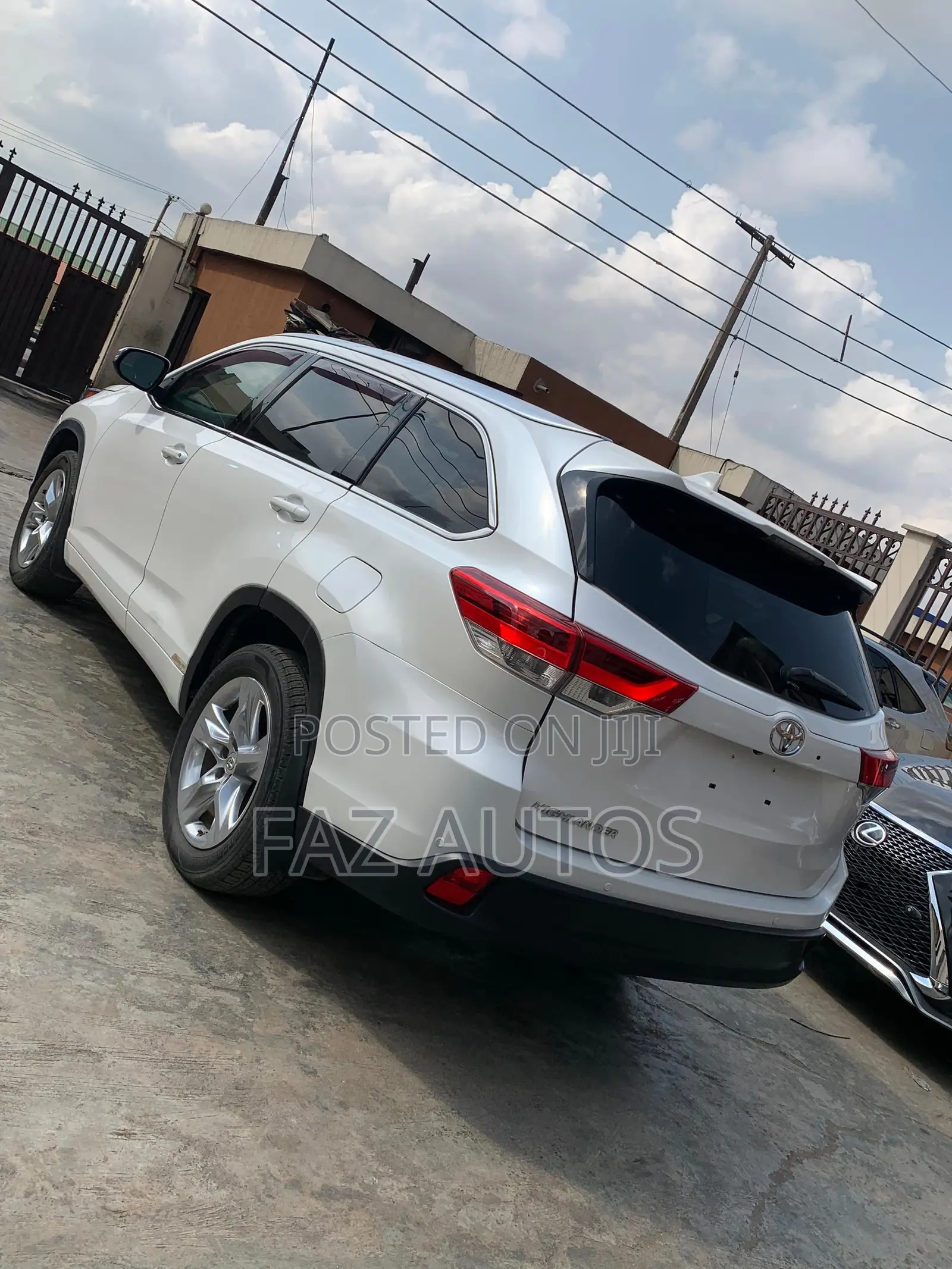 Toyota Highlander Limited 4dr SUV AWD (3.5L 6cyl 6A) 2015 White