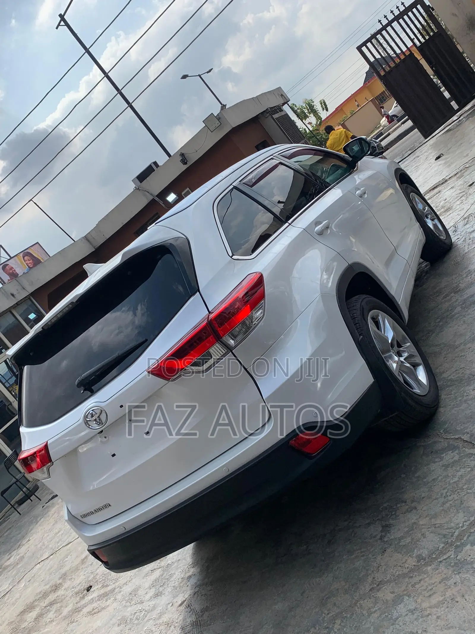 Toyota Highlander Limited 4dr SUV AWD (3.5L 6cyl 6A) 2015 White