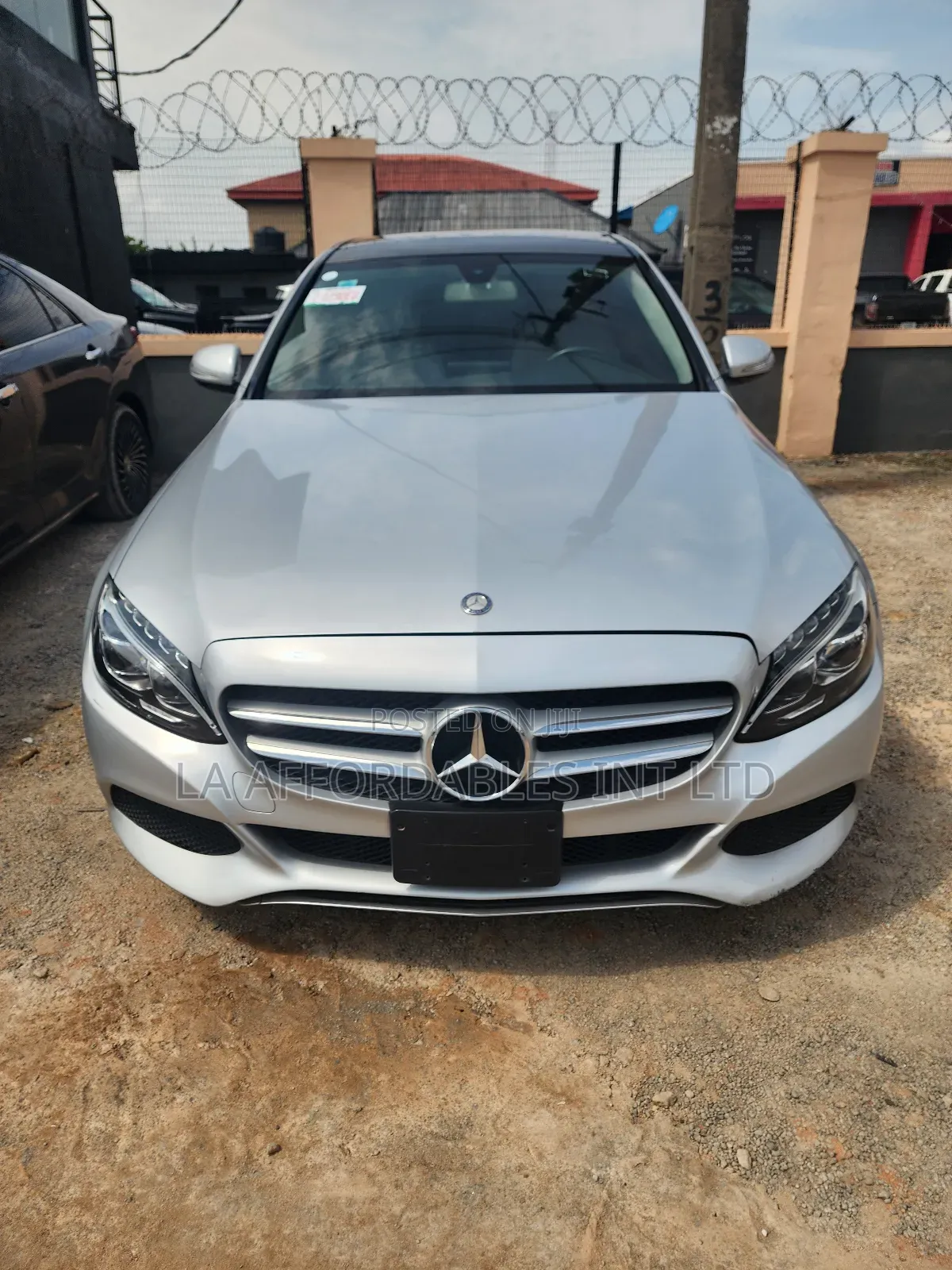Mercedes-Benz C300 Luxury 4dr AWD 4Matic Sedan (2.0L 4cyl 7A) 2015