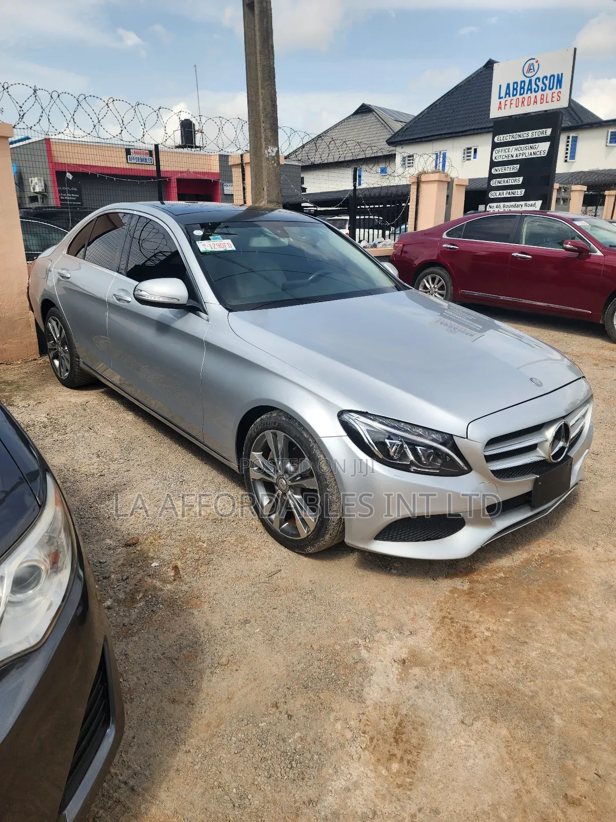 Mercedes-Benz C300 Luxury 4dr AWD 4Matic Sedan (2.0L 4cyl 7A) 2015