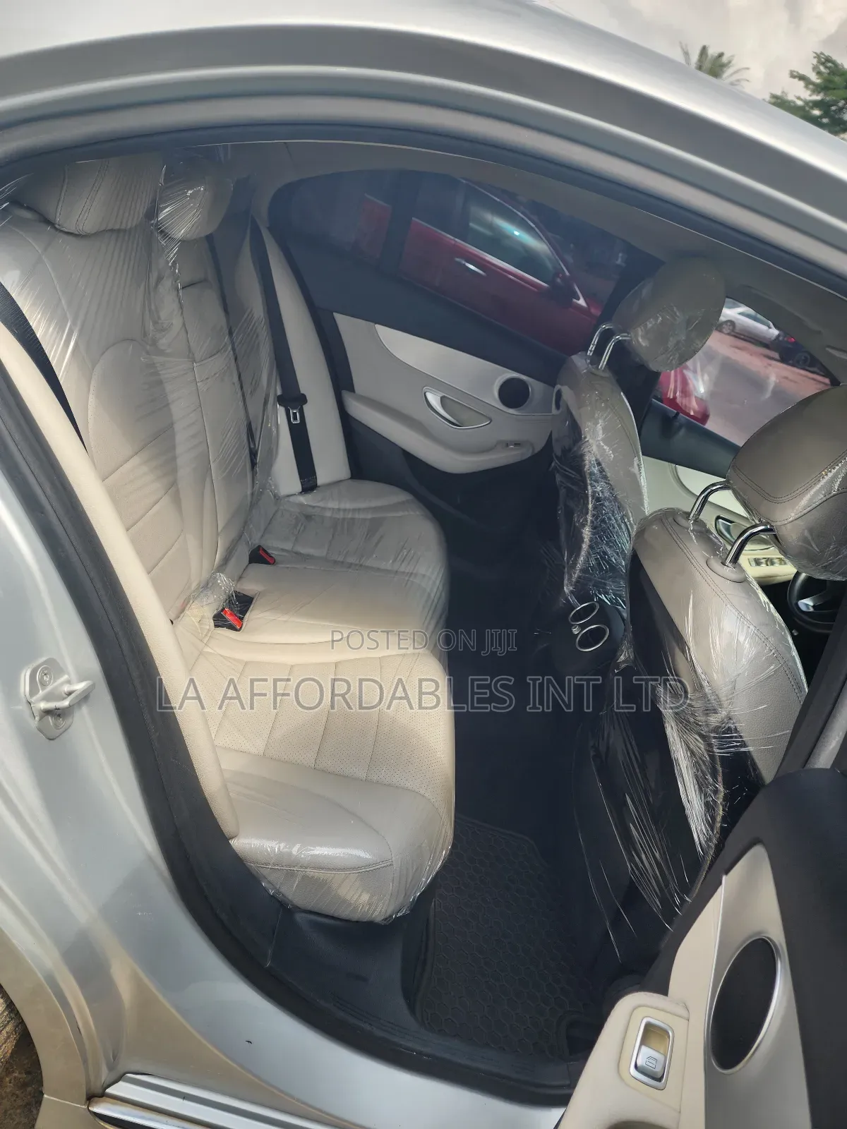 Mercedes-Benz C300 Luxury 4dr AWD 4Matic Sedan (2.0L 4cyl 7A) 2015