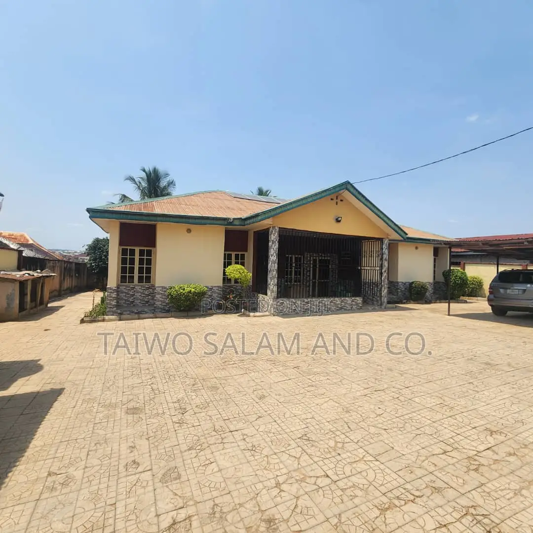 3bdrm Bungalow in Akala Express for sale