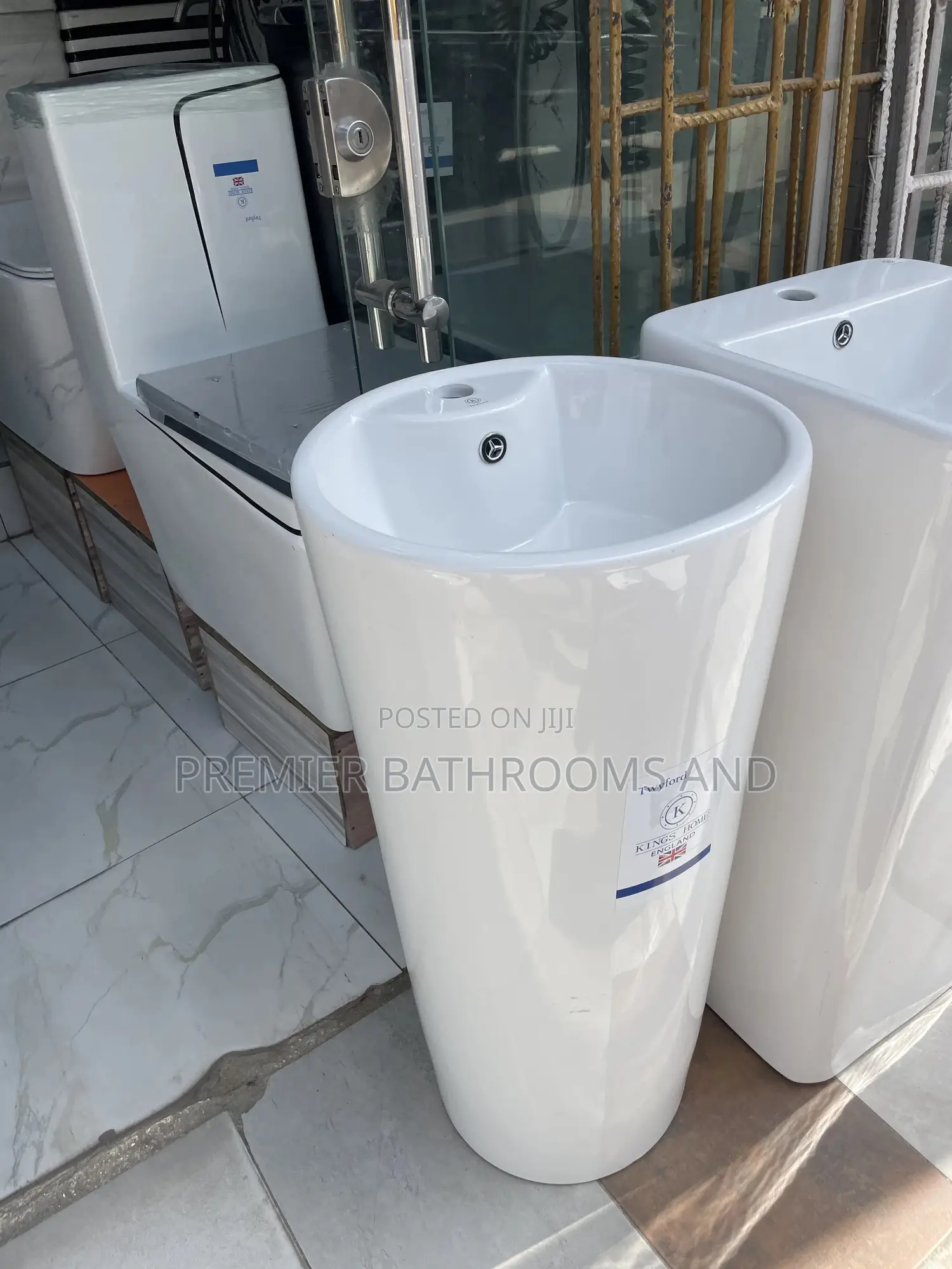 Standing Washing Hands Basin White