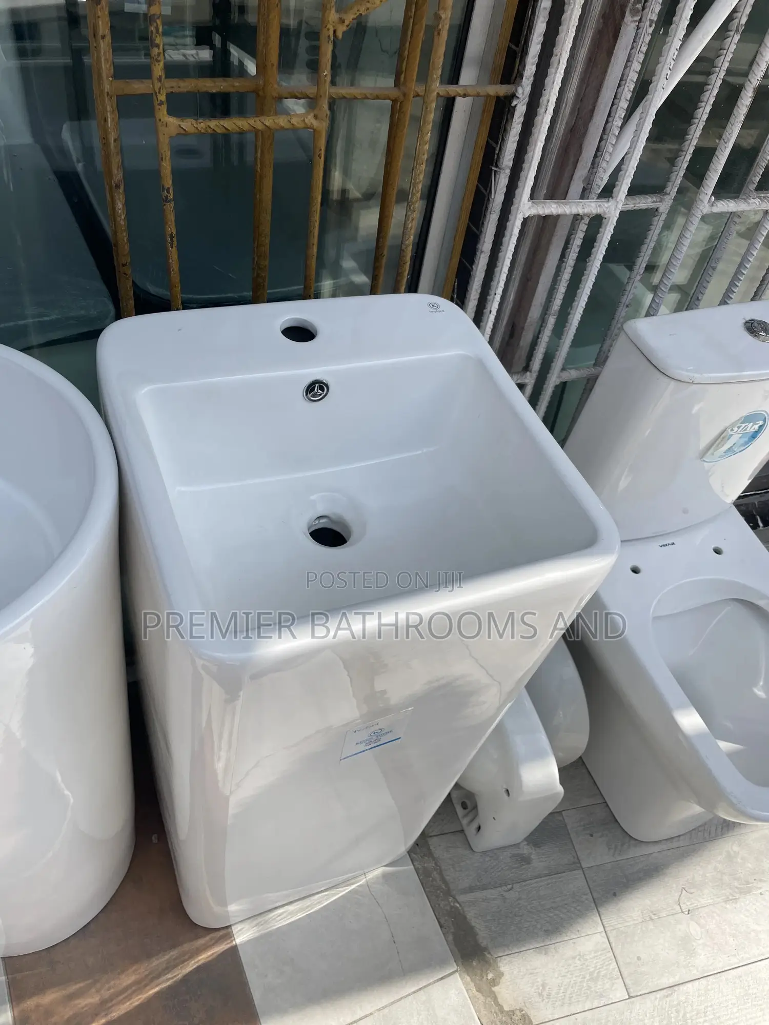 Standing Washing Hands Basin White