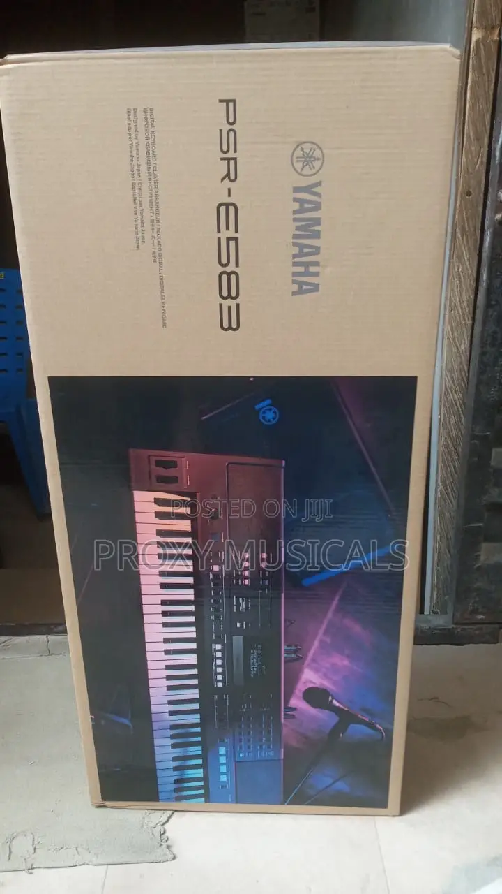 E583 Yamaha Professional Keyboard