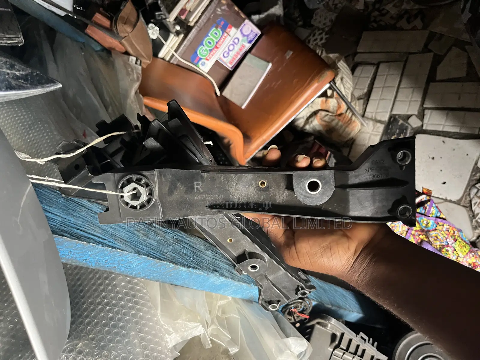 Headlight Hanger for Gle 450, Gle 350 W167 Model