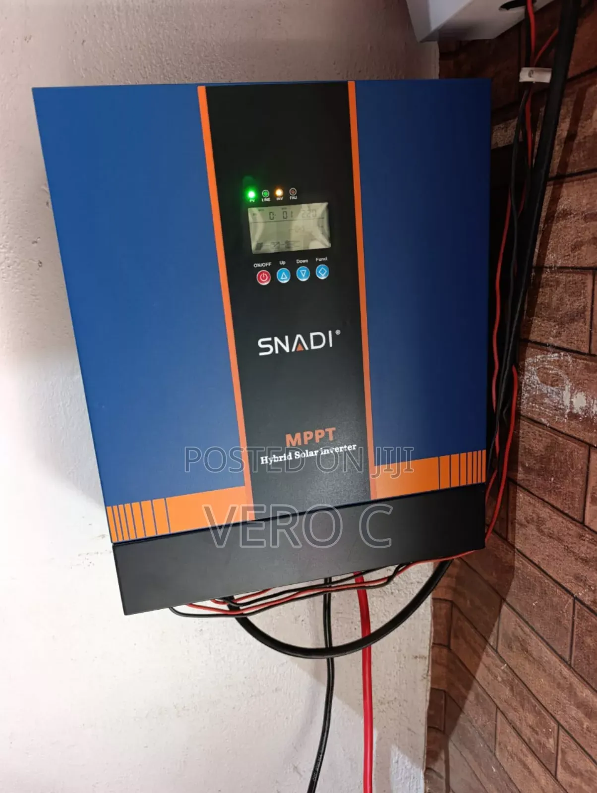 Snadi 2kva MPPT Hybrid Solar Inverter
